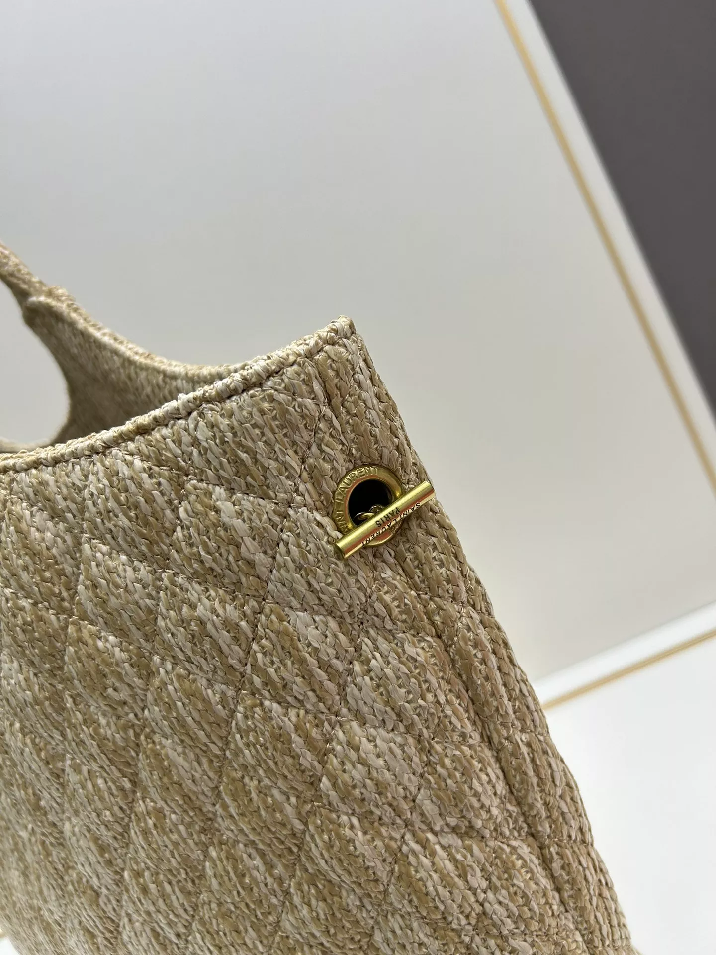 Cozy 1762 Yves Saint Laurent AAA Quality Handbags For Women