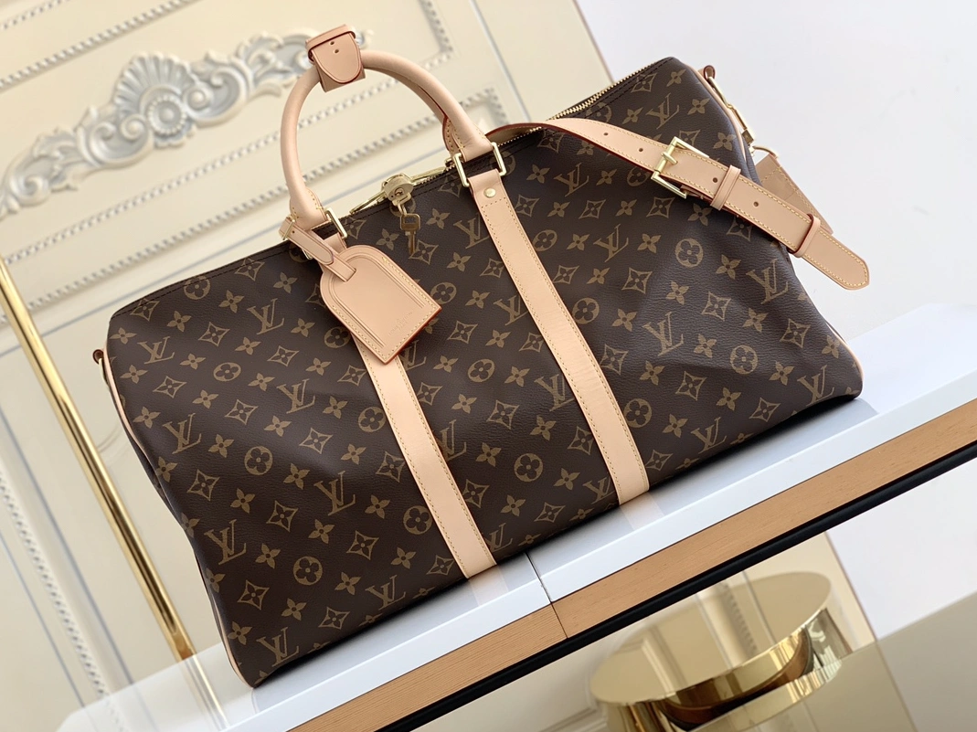 Cozy 1828 Louis Vuitton Travel Bags