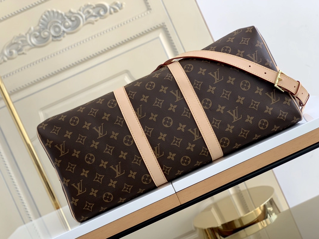 Cozy 1828 Louis Vuitton Travel Bags
