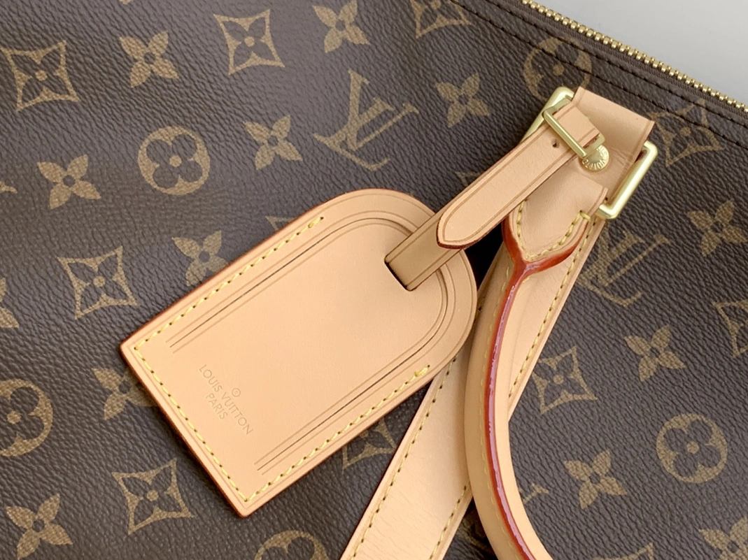 Cozy 1828 Louis Vuitton Travel Bags