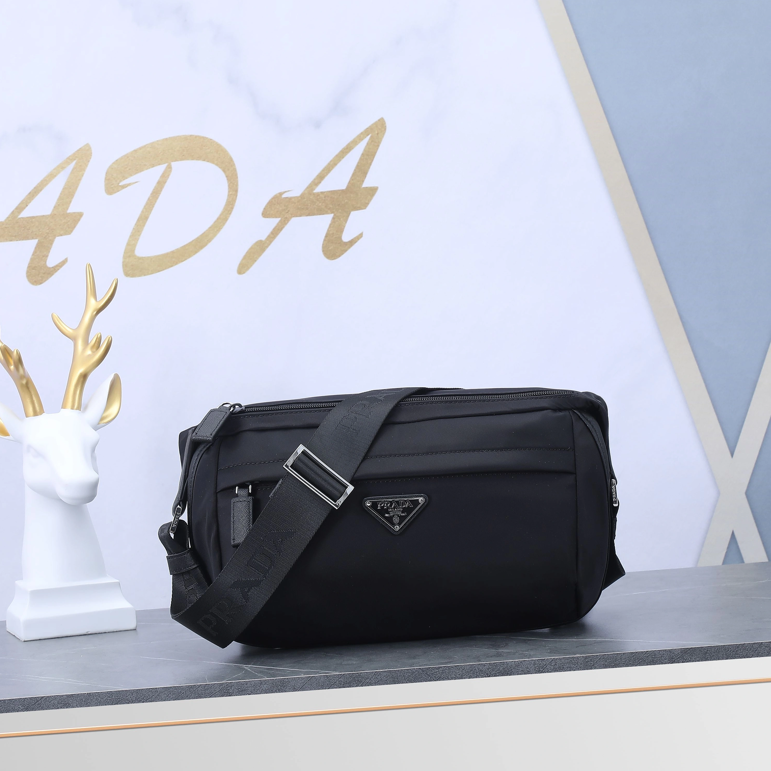 Cozy 198 Prada AAA Man Messenger Bags
