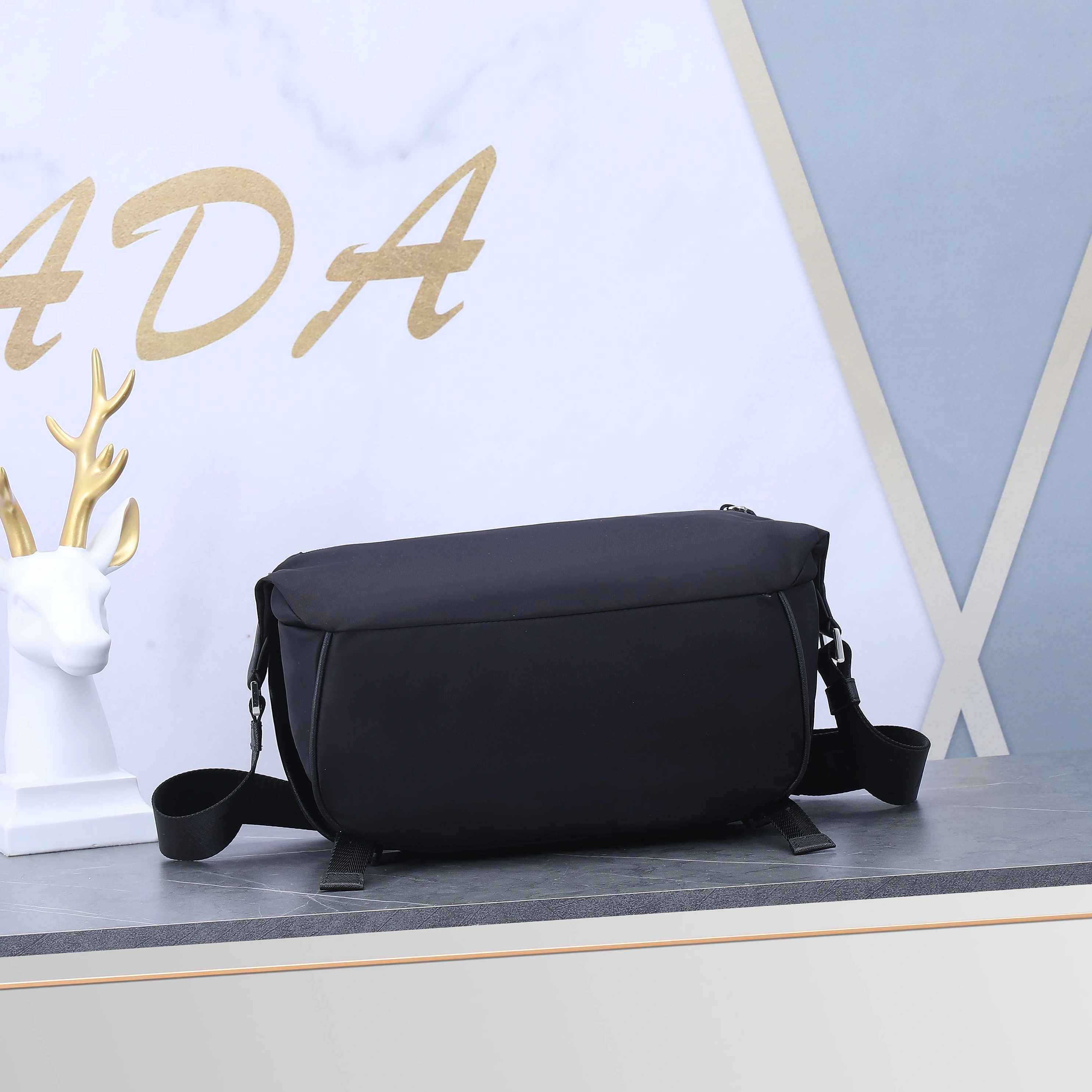 Cozy 198 Prada AAA Man Messenger Bags