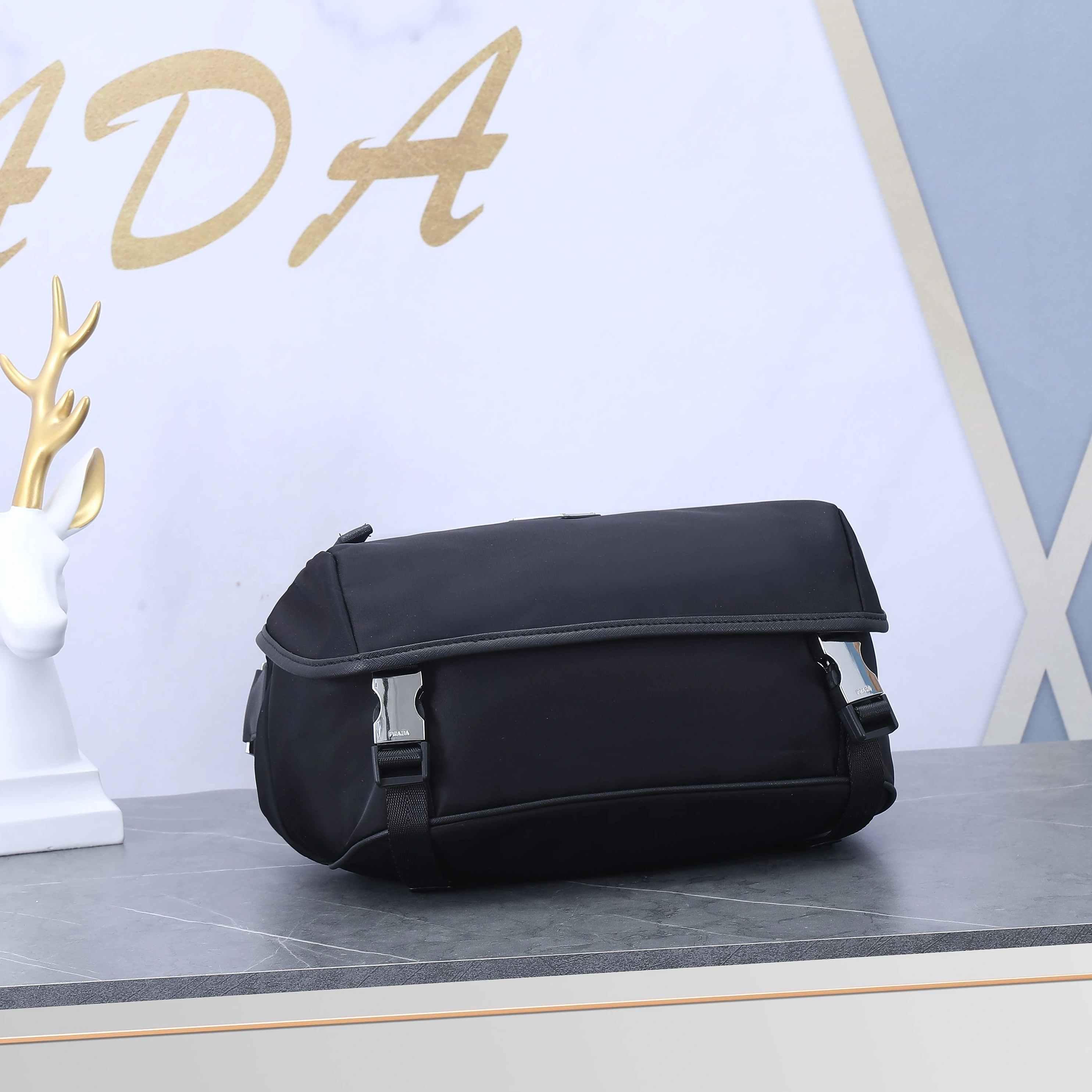 Cozy 198 Prada AAA Man Messenger Bags