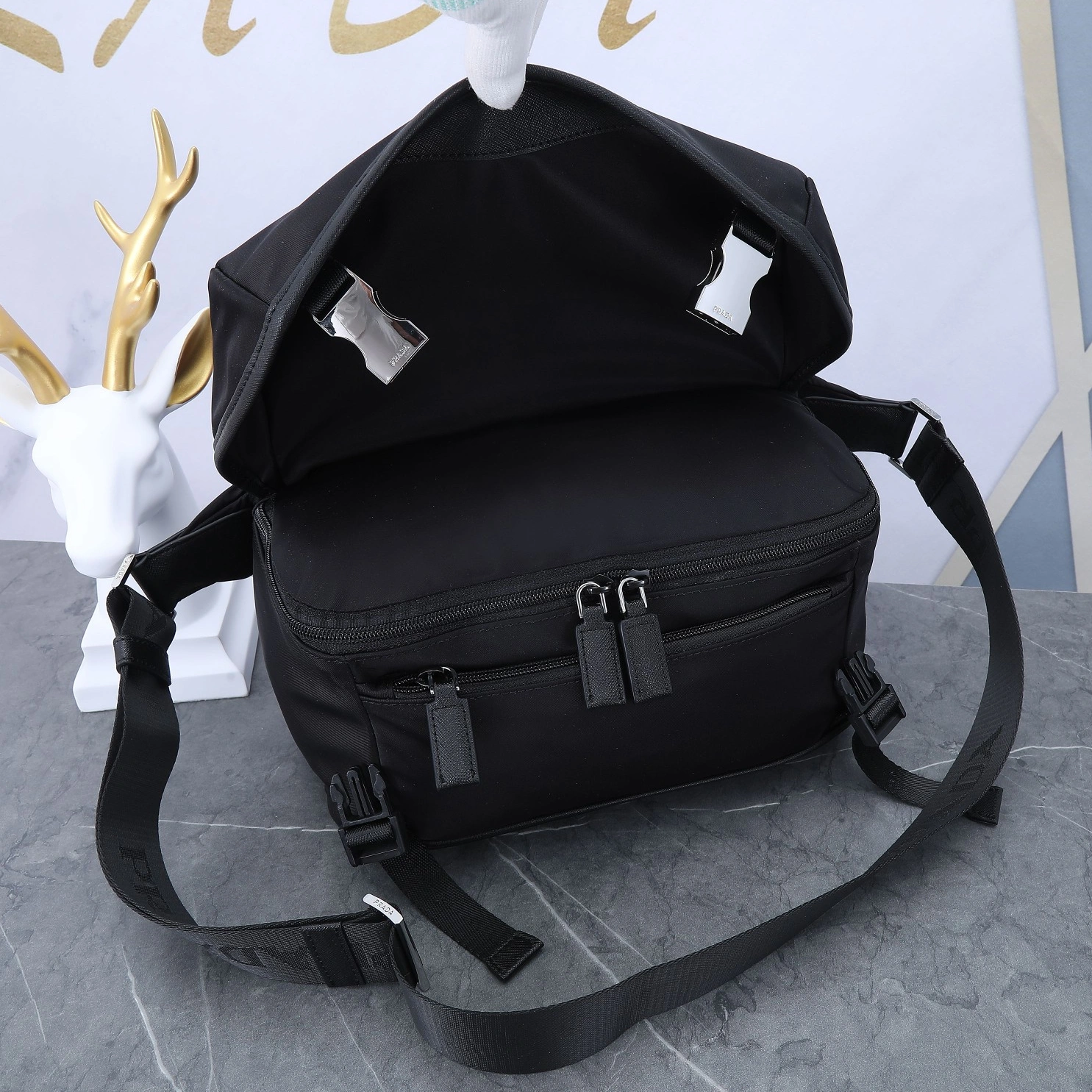 Cozy 198 Prada AAA Man Messenger Bags
