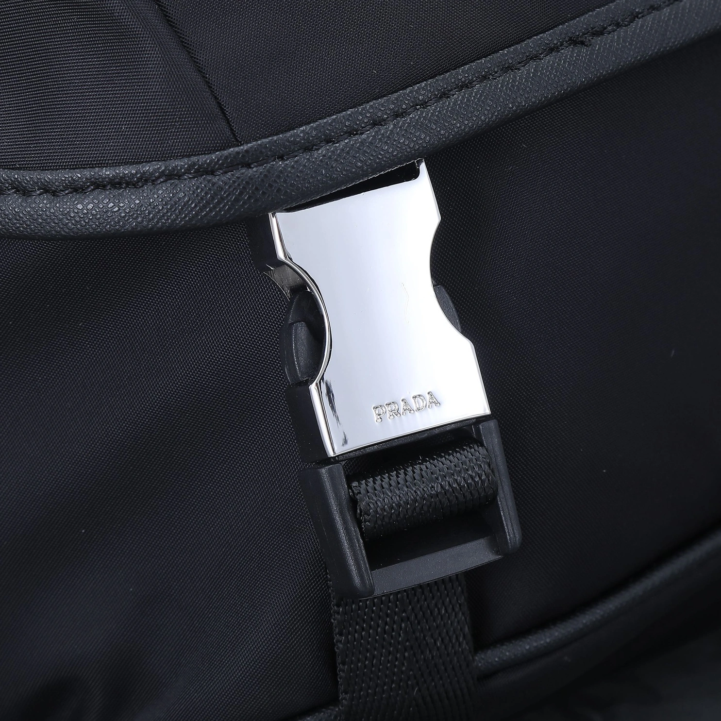 Cozy 198 Prada AAA Man Messenger Bags