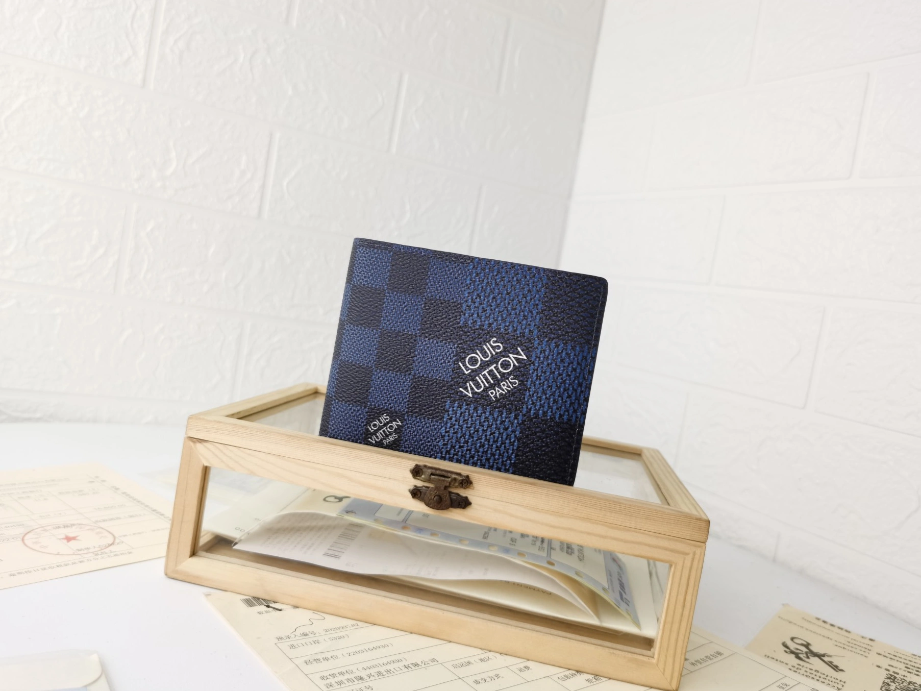 Cozy 1983 Louis Vuitton LV Wallets For Unisex