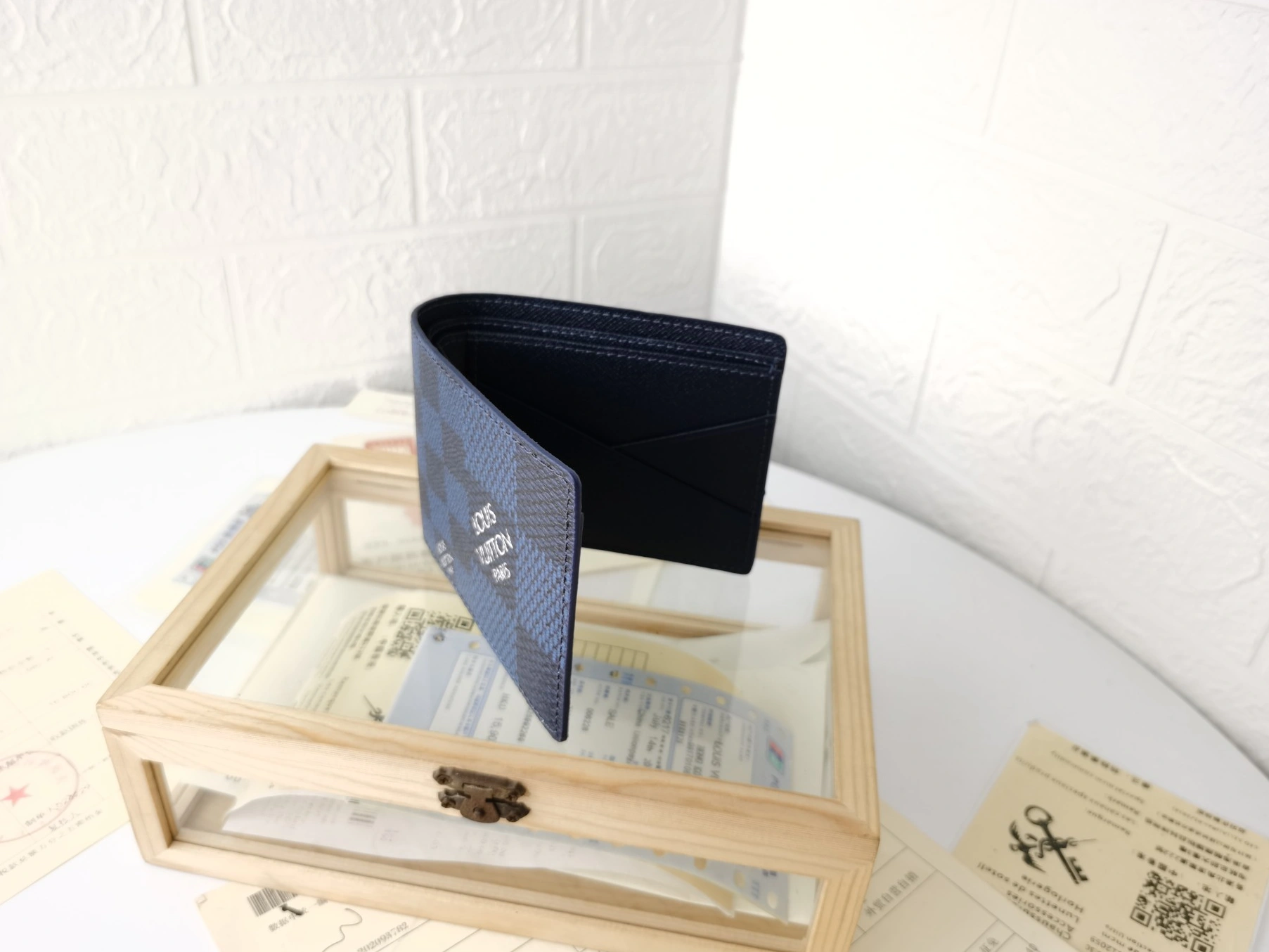 Cozy 1983 Louis Vuitton LV Wallets For Unisex