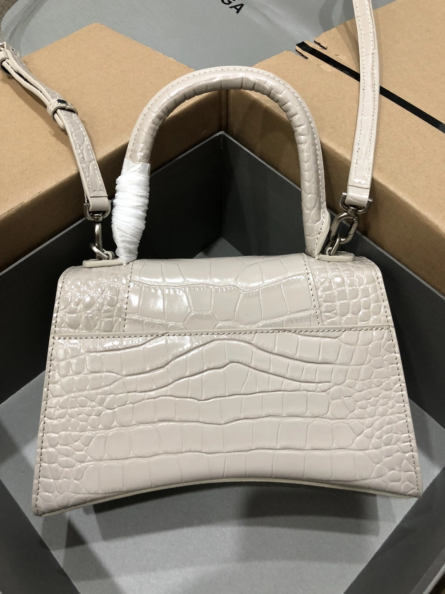 Cozy 213 Balenciaga AAA Quality Handbags For Women