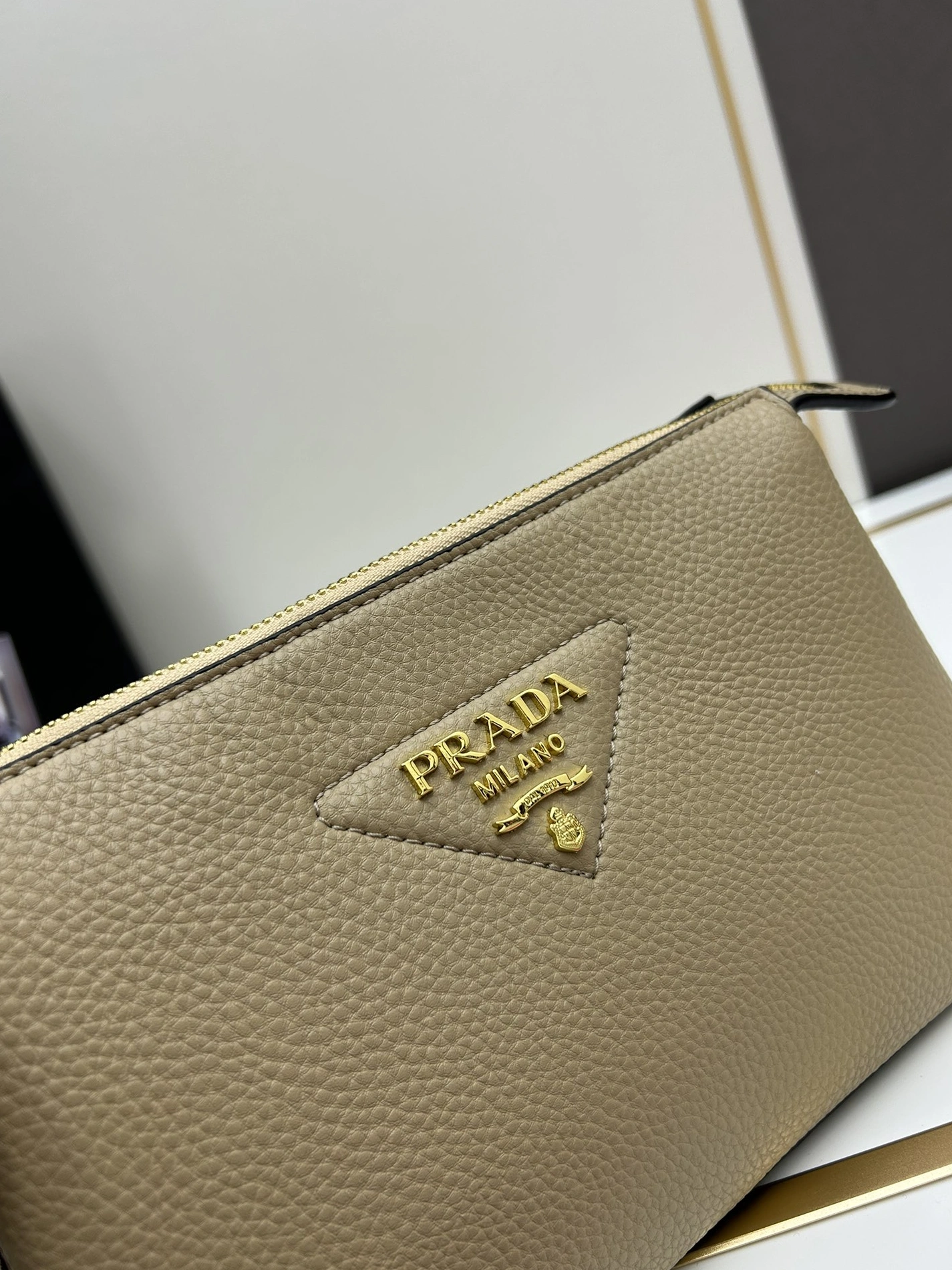 Cozy 2209 Prada AAA Quality Messenger Bags For Women