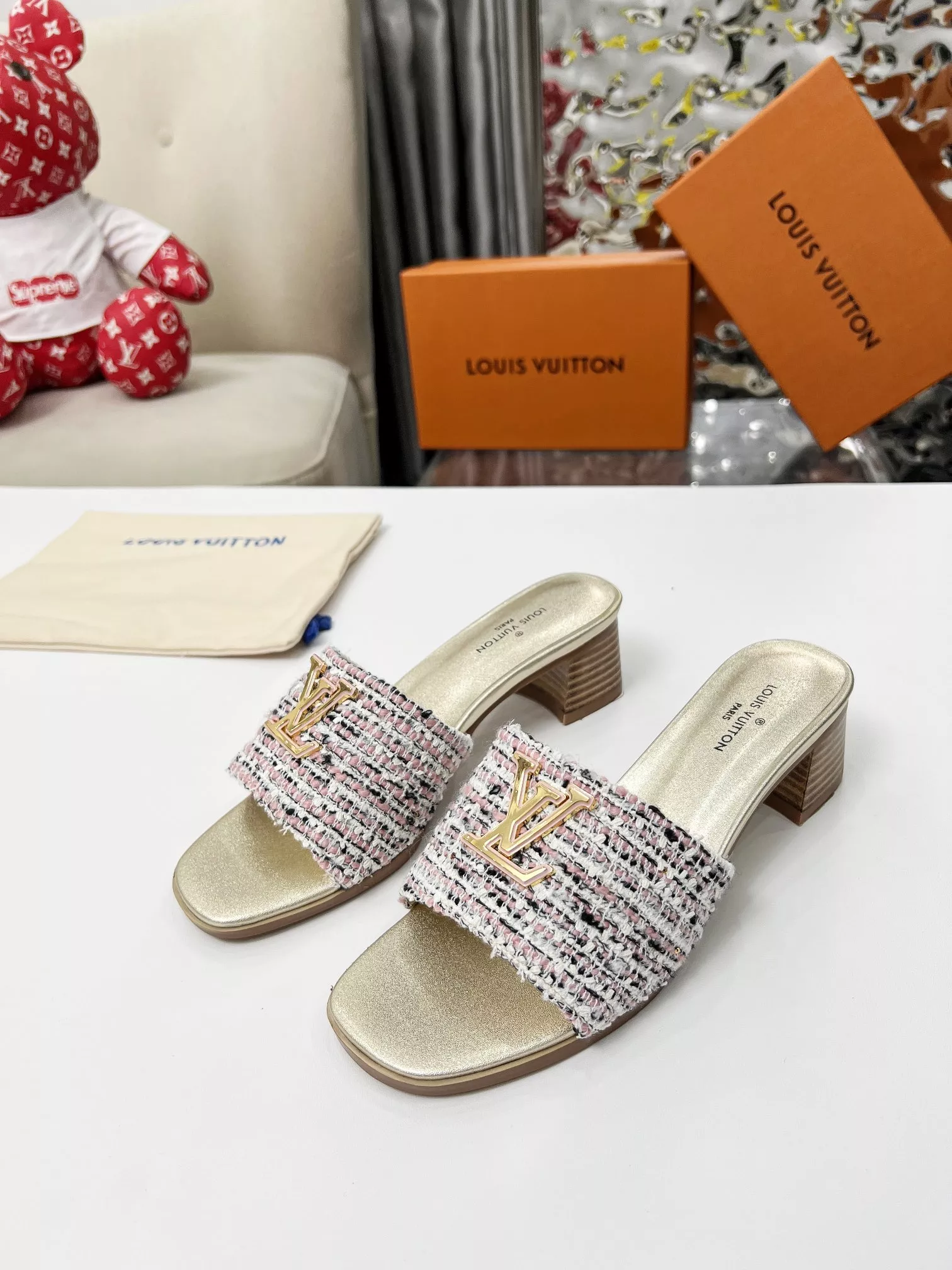 Cozy 2279 Louis Vuitton Slippers For Women