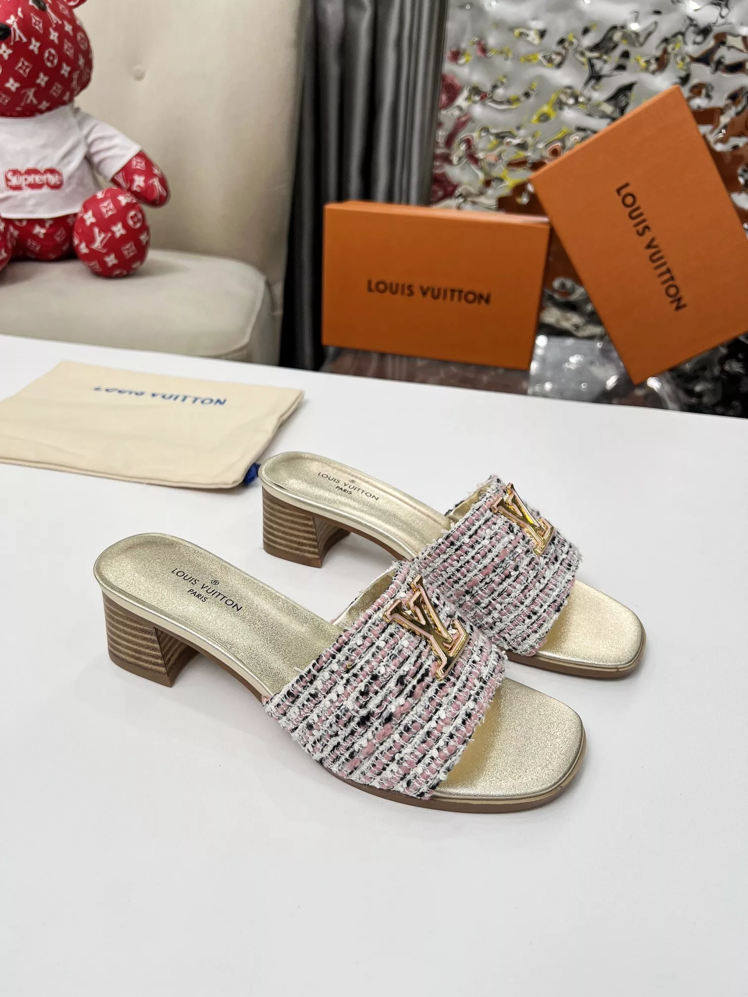 Cozy 2279 Louis Vuitton Slippers For Women