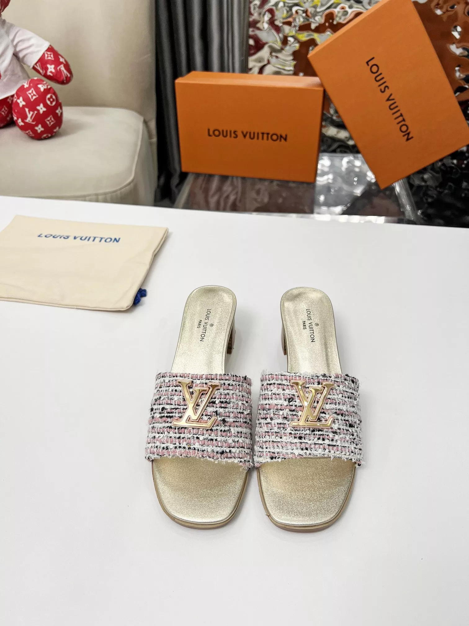 Cozy 2279 Louis Vuitton Slippers For Women