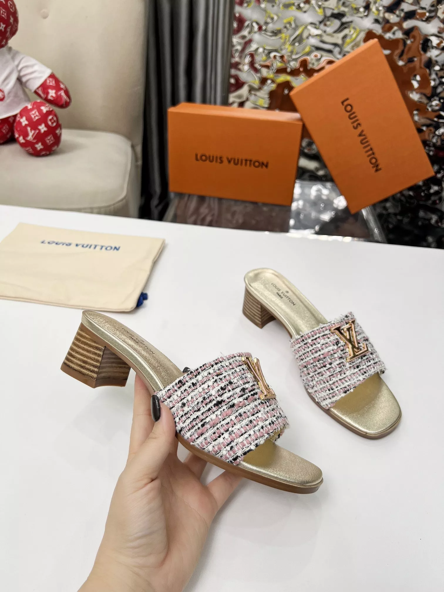 Cozy 2279 Louis Vuitton Slippers For Women
