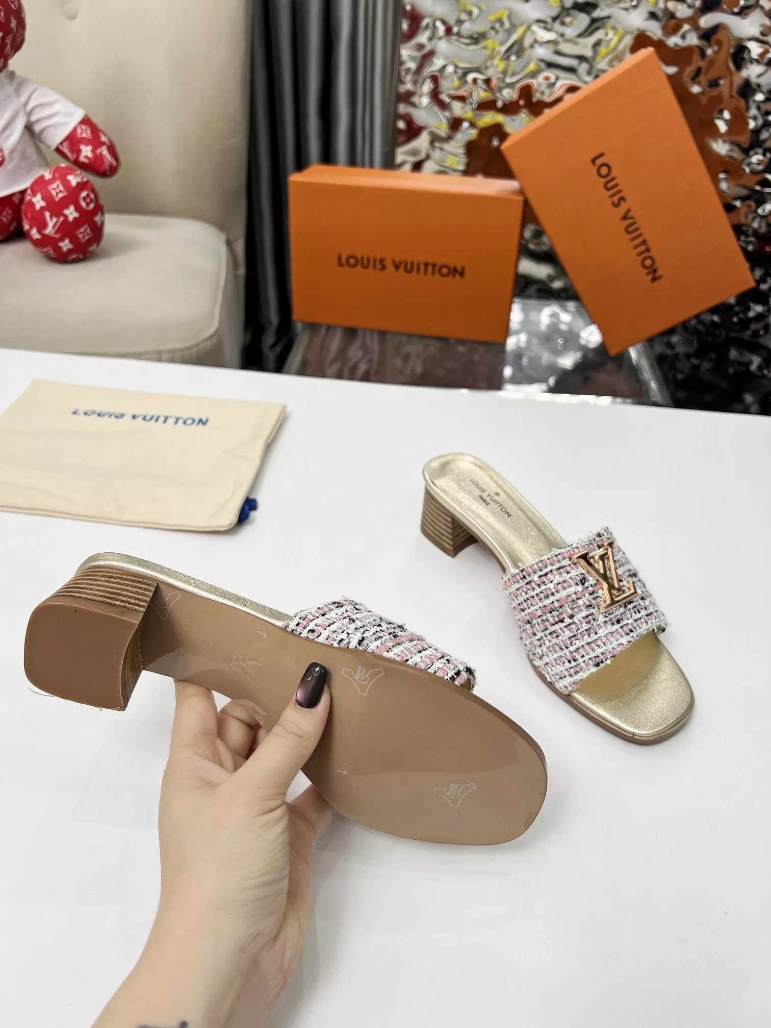 Cozy 2279 Louis Vuitton Slippers For Women