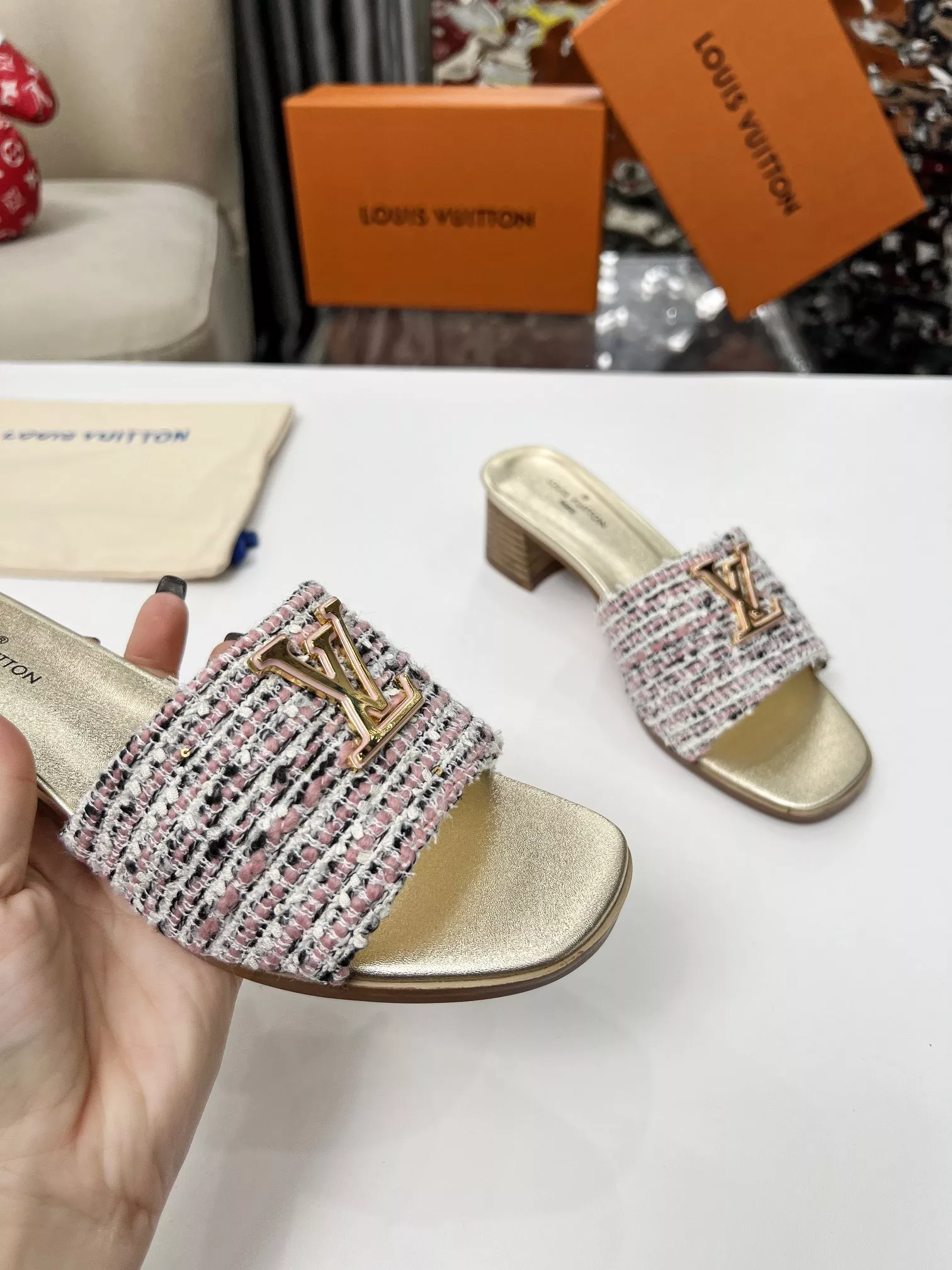 Cozy 2279 Louis Vuitton Slippers For Women