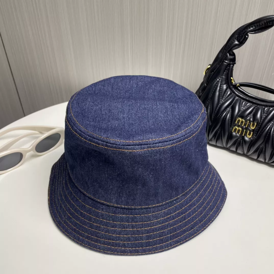 Cozy 2334 Prada Caps