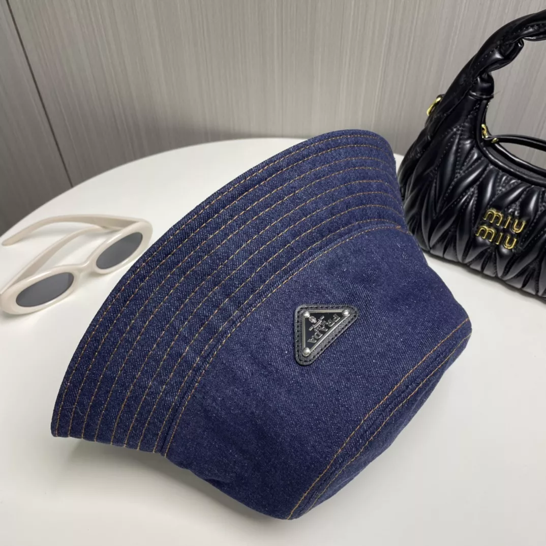 Cozy 2334 Prada Caps