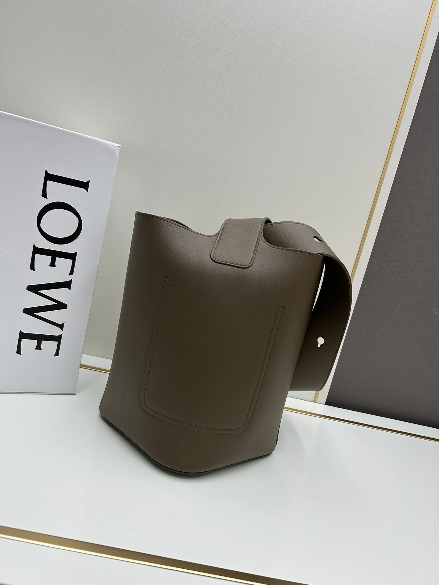 Cozy 2339 LOEWE AAA Quality Messenger Bags For Women