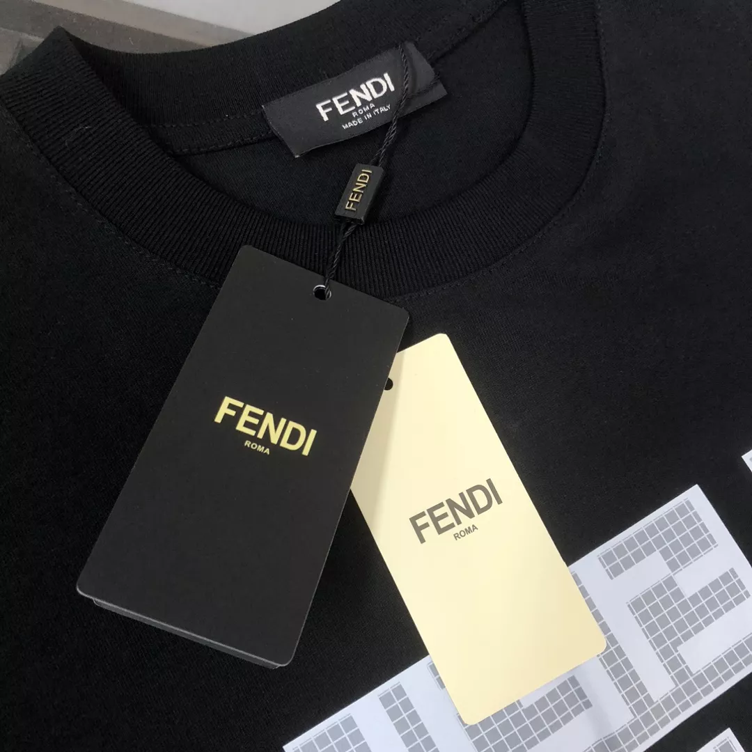Cozy 236 Fendi T-Shirts Short Sleeved For Men