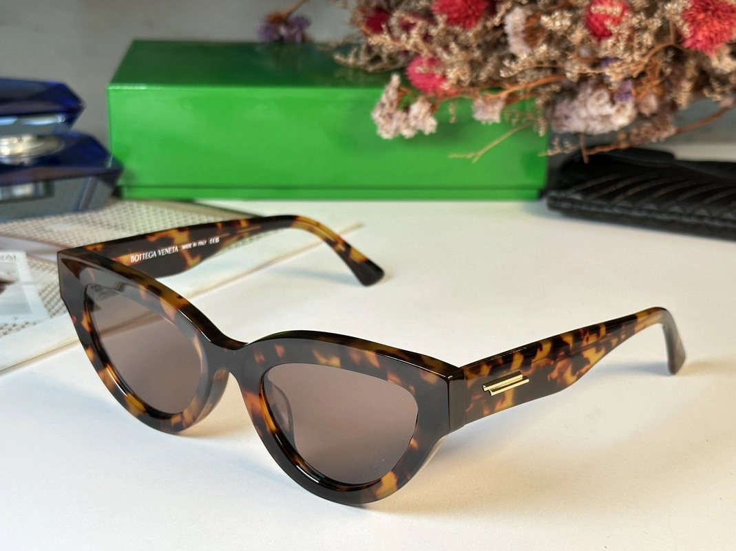 Cozy 2547 Bottega Veneta AAA Quality Sunglasses