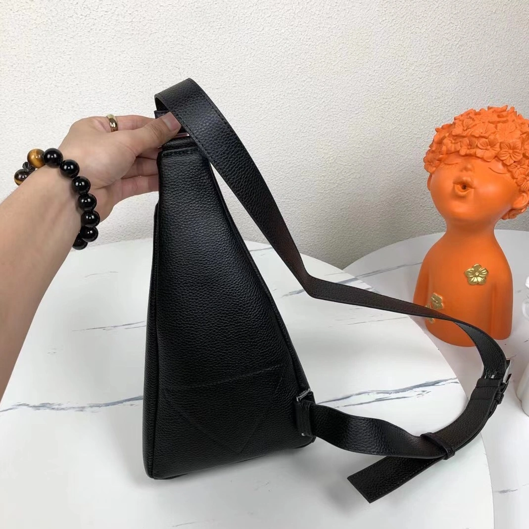 Cozy 2788 Prada AAA Man Messenger Bags