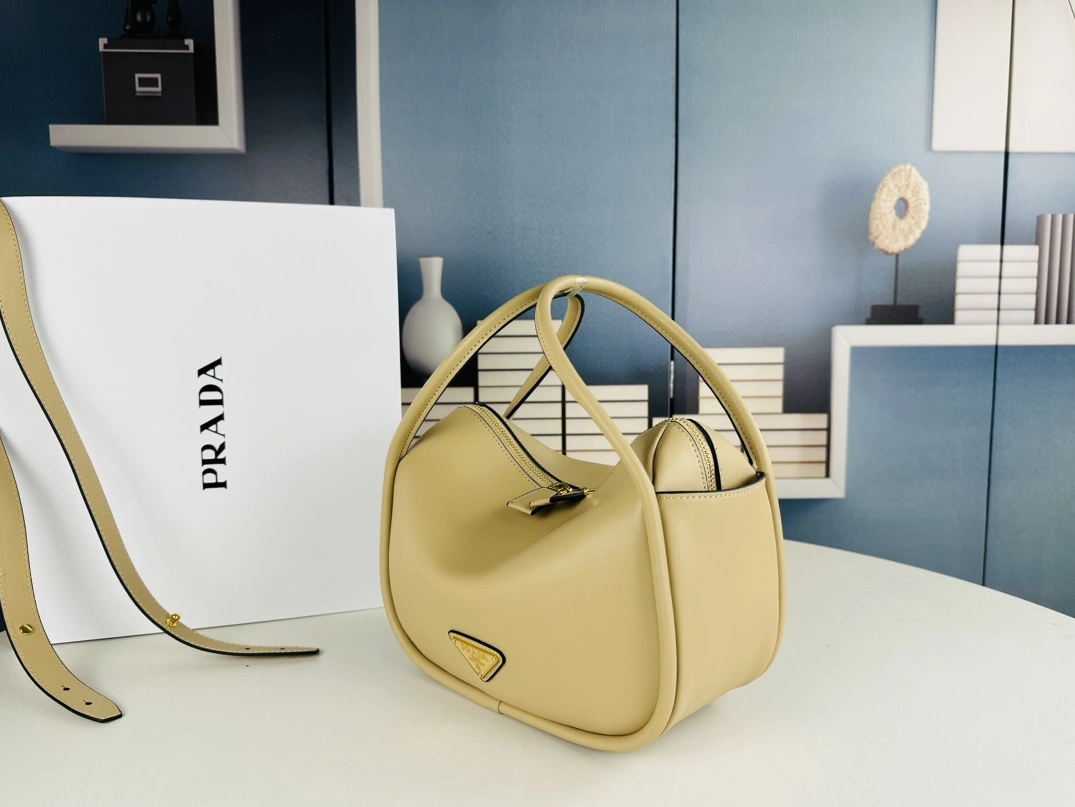 Cozy 2799 Prada AAA Quality Handbags