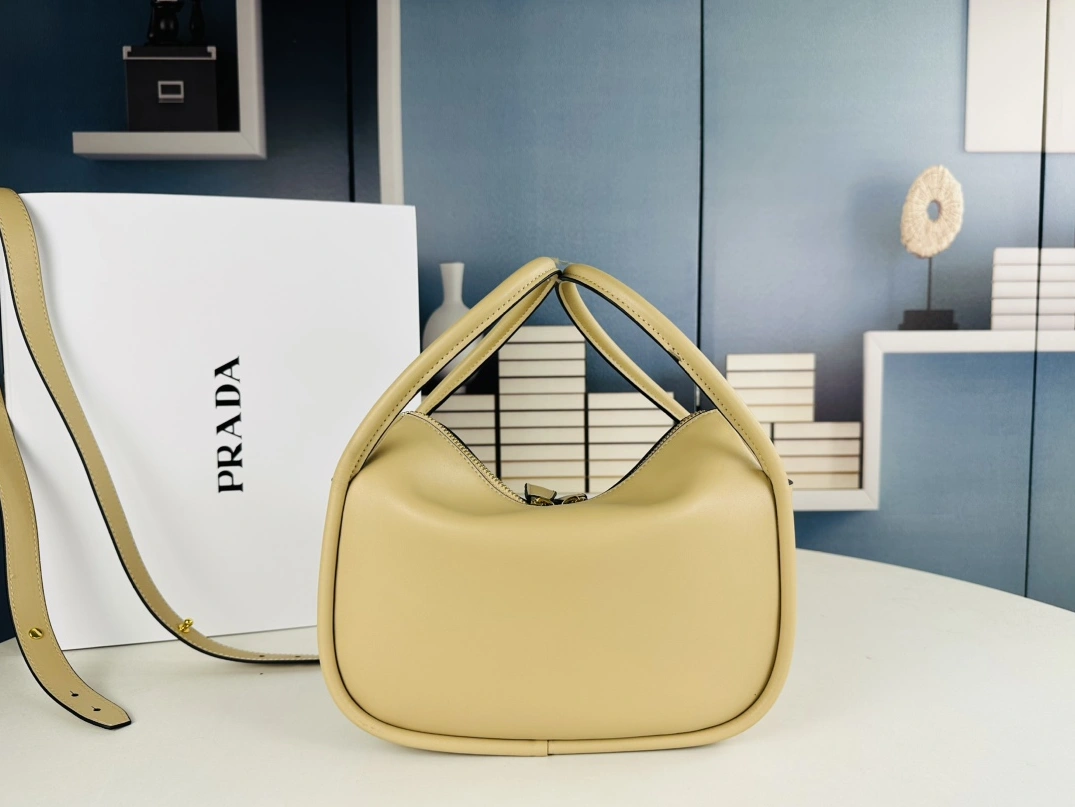 Cozy 2799 Prada AAA Quality Handbags