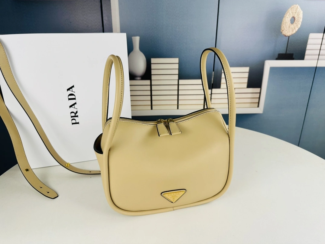 Cozy 2799 Prada AAA Quality Handbags