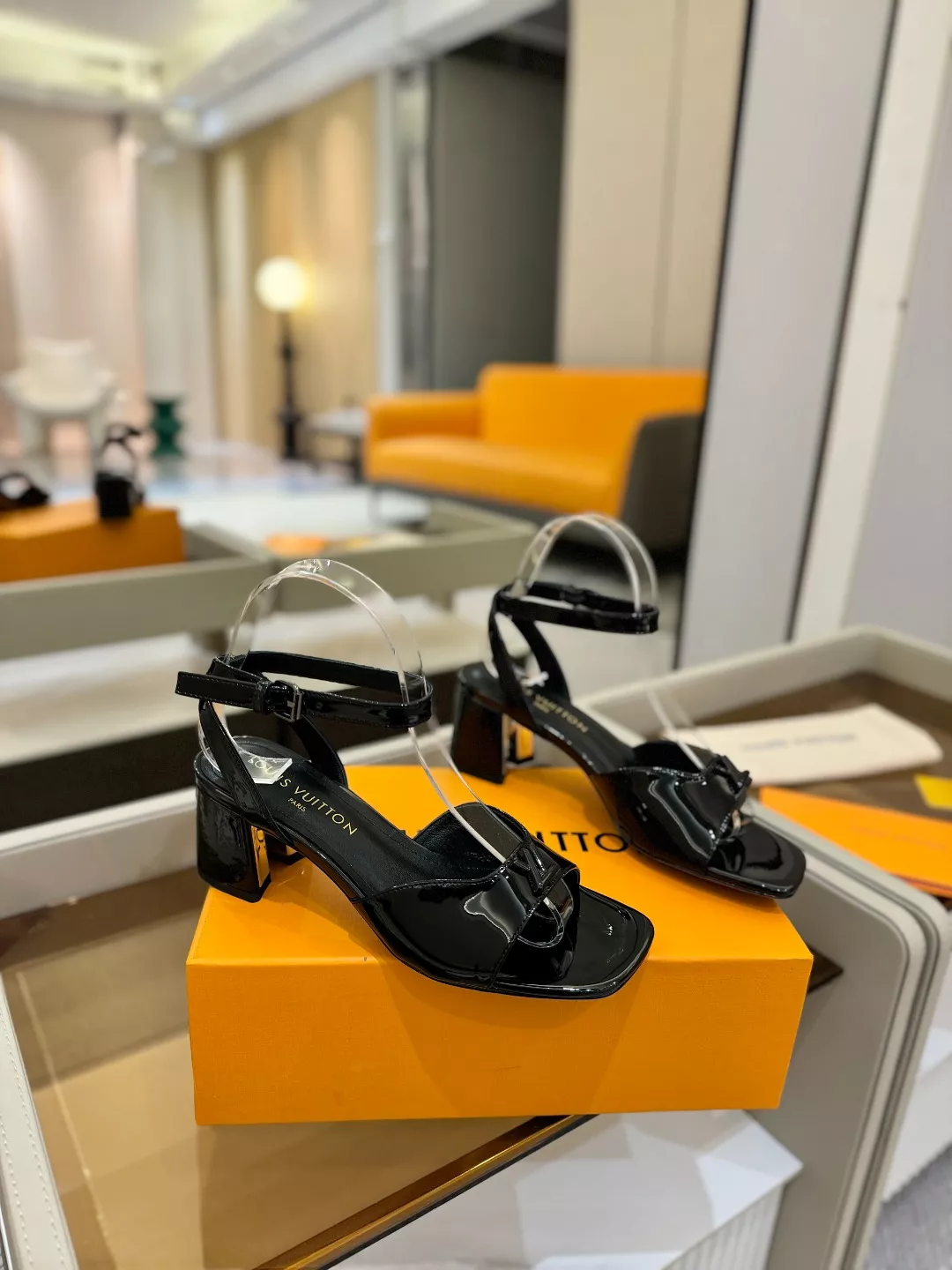 Cozy 2803 Louis Vuitton Sandal For Women