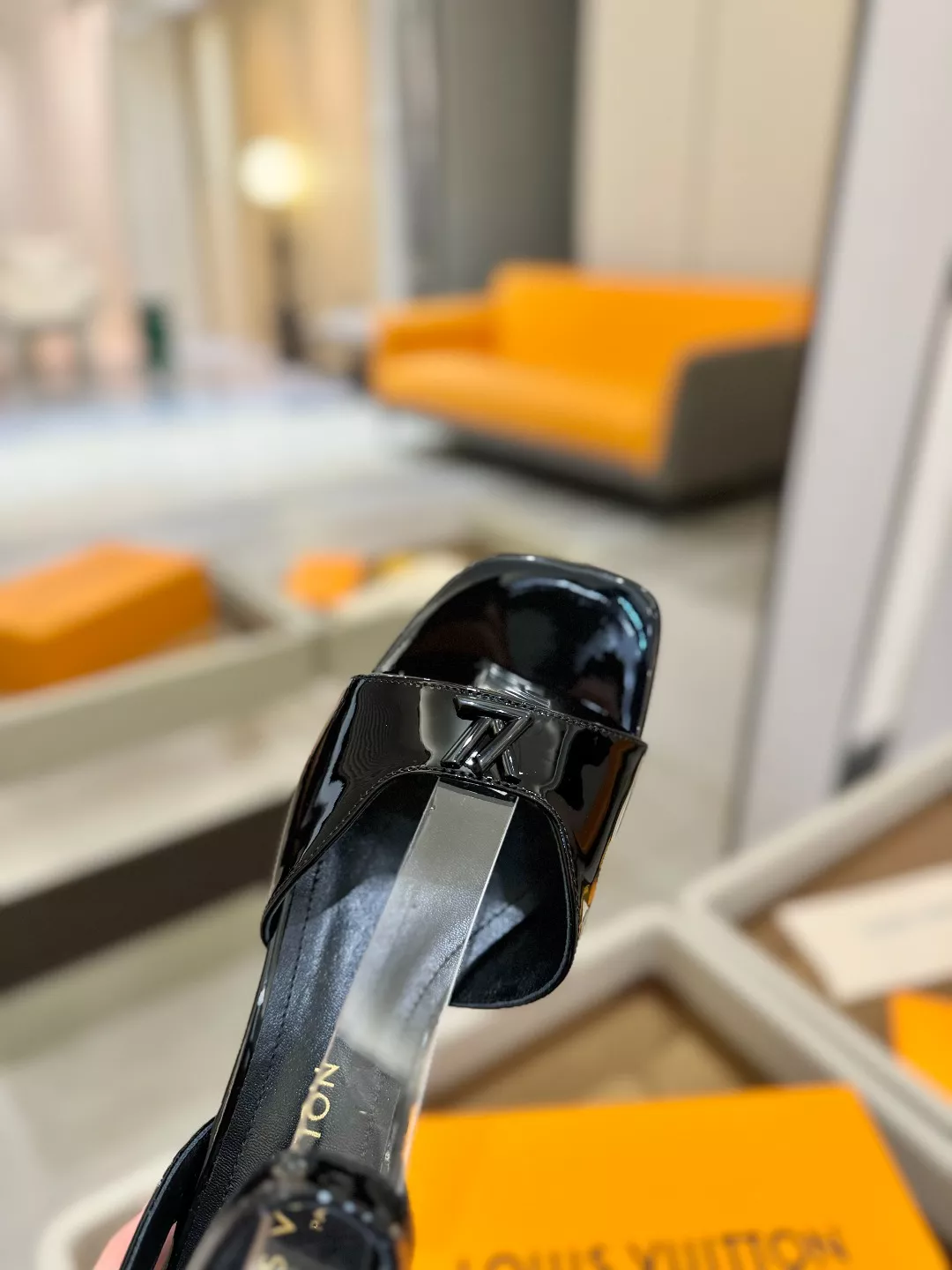 Cozy 2803 Louis Vuitton Sandal For Women