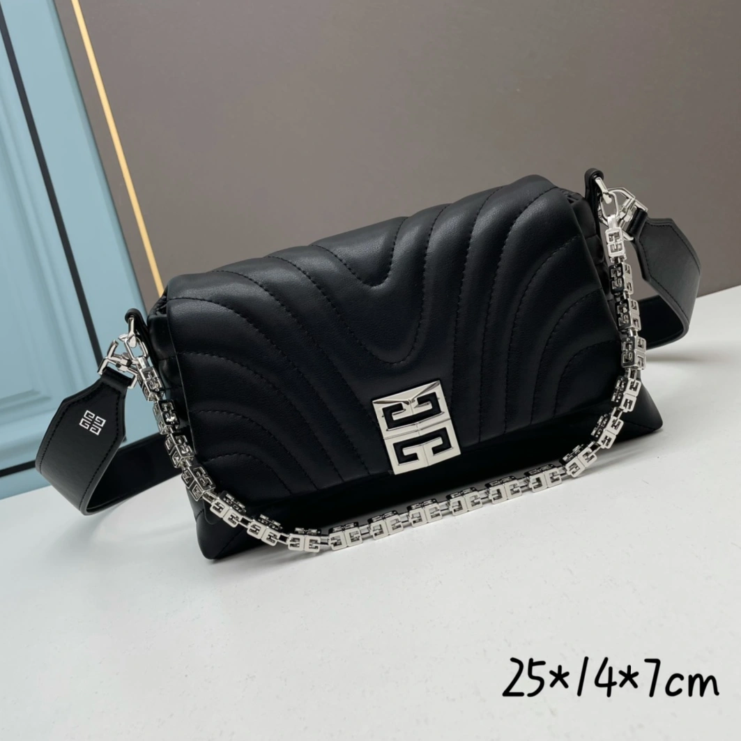 Cozy 2935 Givenchy AAA Quality Messenger Bags For Women