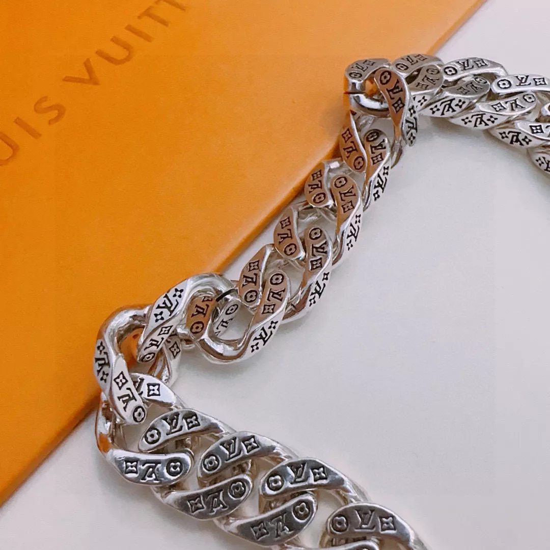 Cozy 3084 Louis Vuitton LV Bracelets
