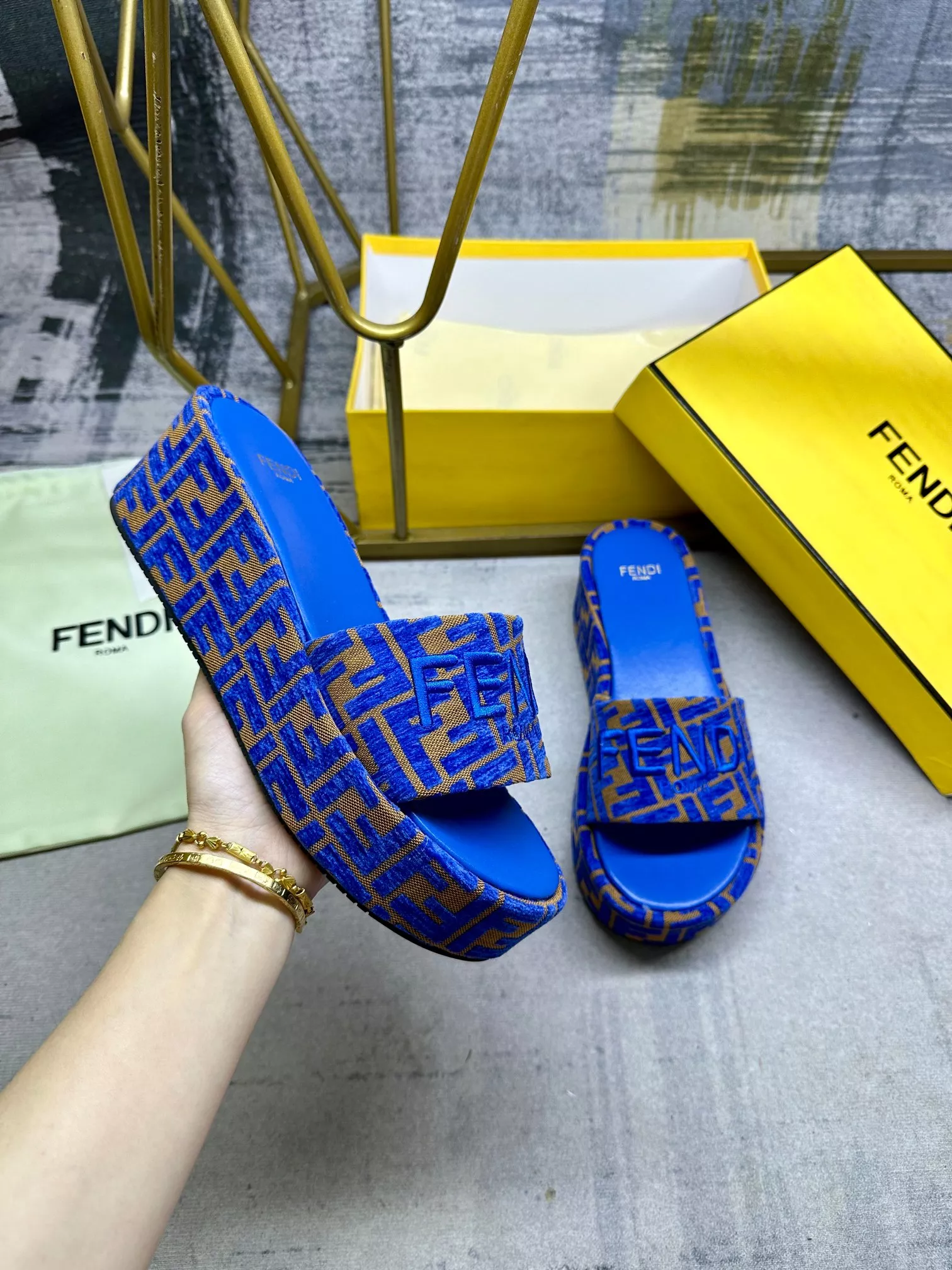 Cozy 3090 Fendi Slippers For Women