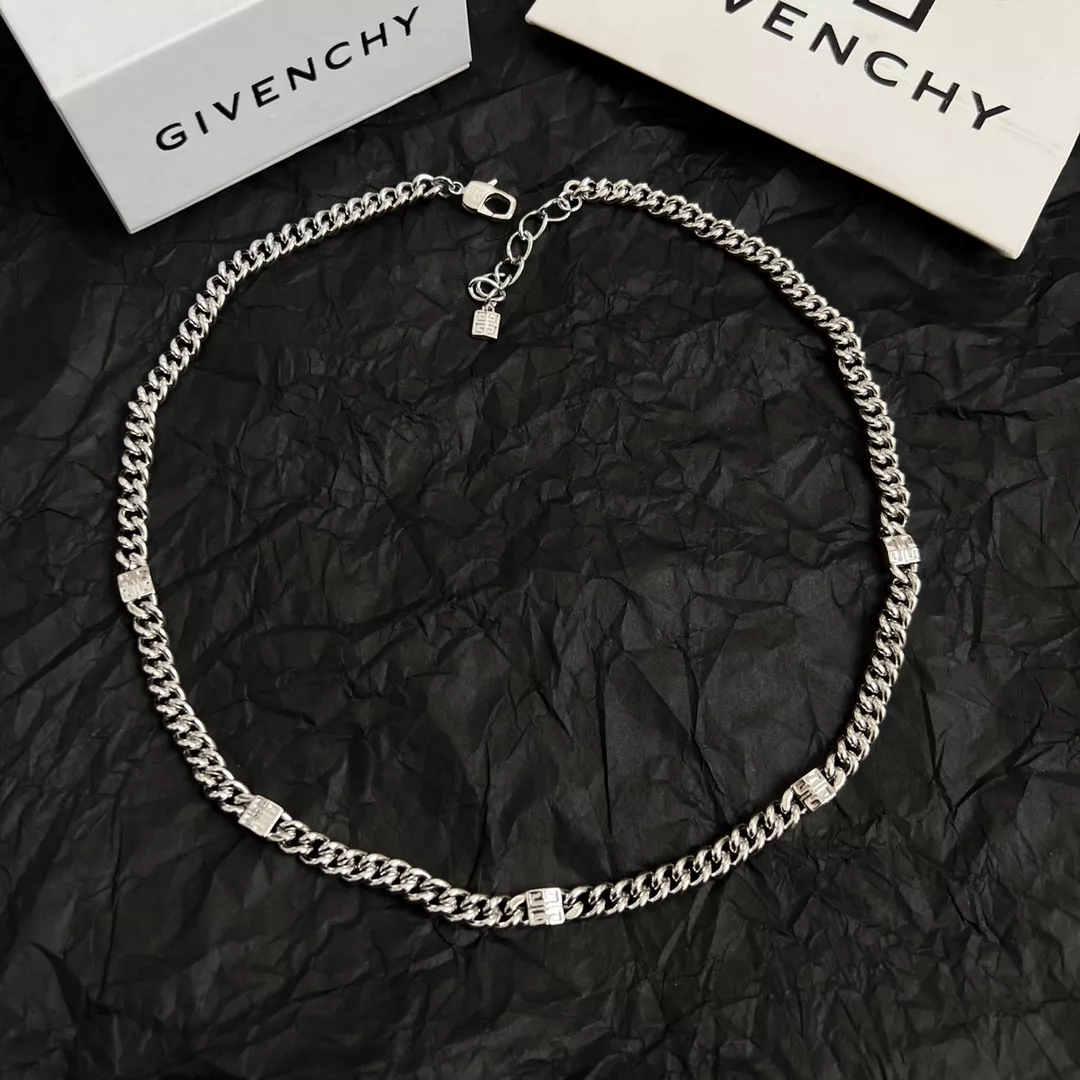 Cozy 3126 Givenchy Bracelets