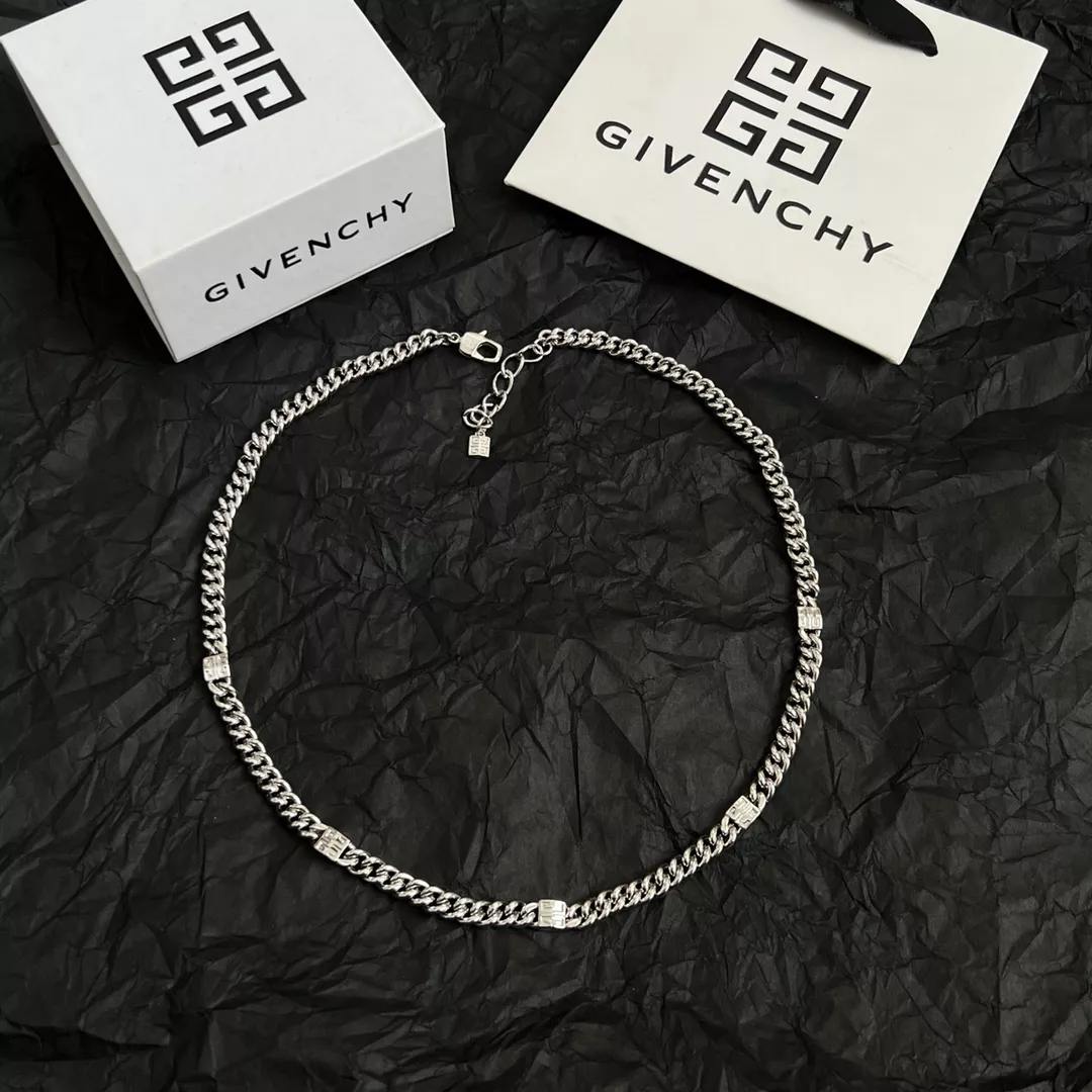 Cozy 3126 Givenchy Bracelets