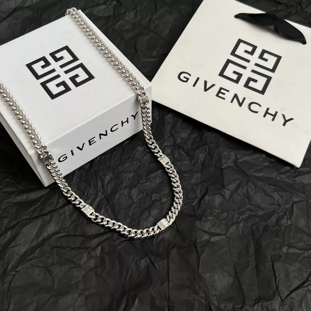 Cozy 3126 Givenchy Bracelets