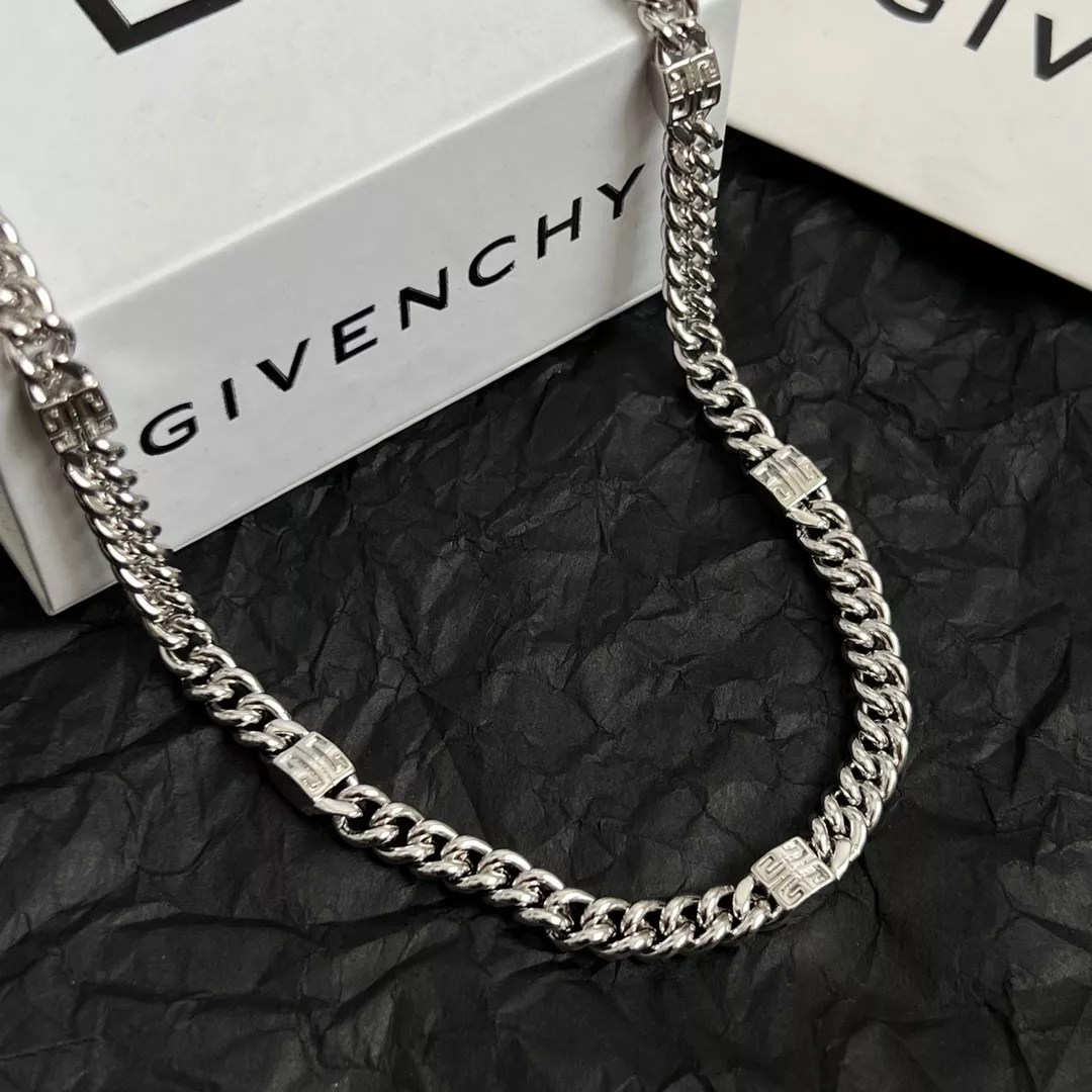 Cozy 3126 Givenchy Bracelets