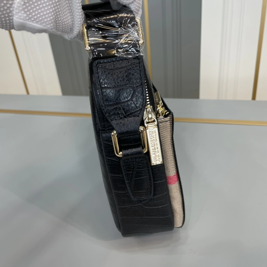 Cozy 3260 Burberry AAA Man Messenger Bags