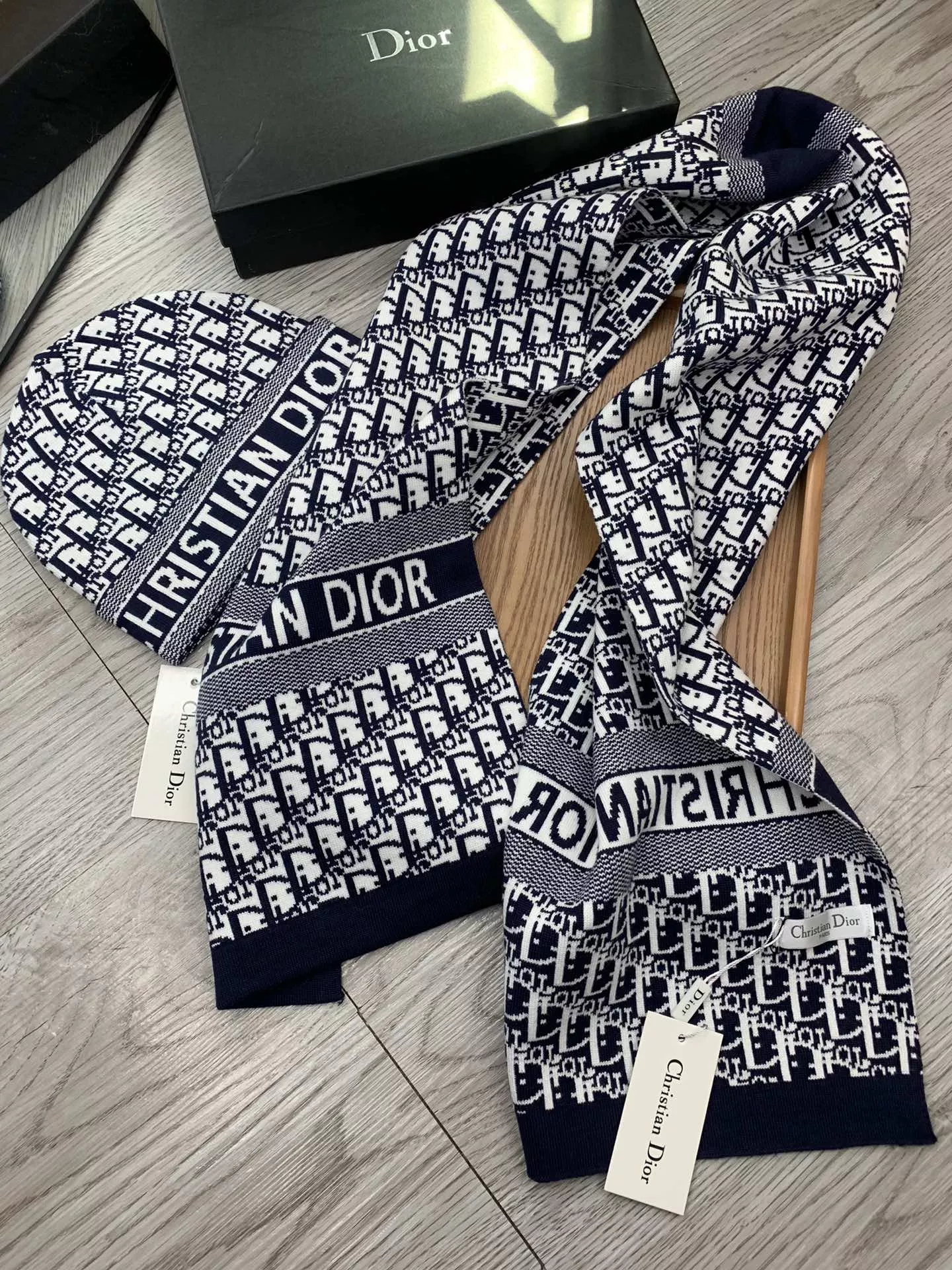 Cozy 3376 Christian Dior Hat and Scarf Set