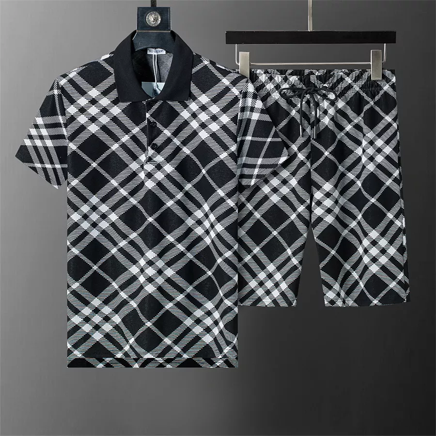 Cozy 3398 Burberry Tracksuits Short Sleeved For Men