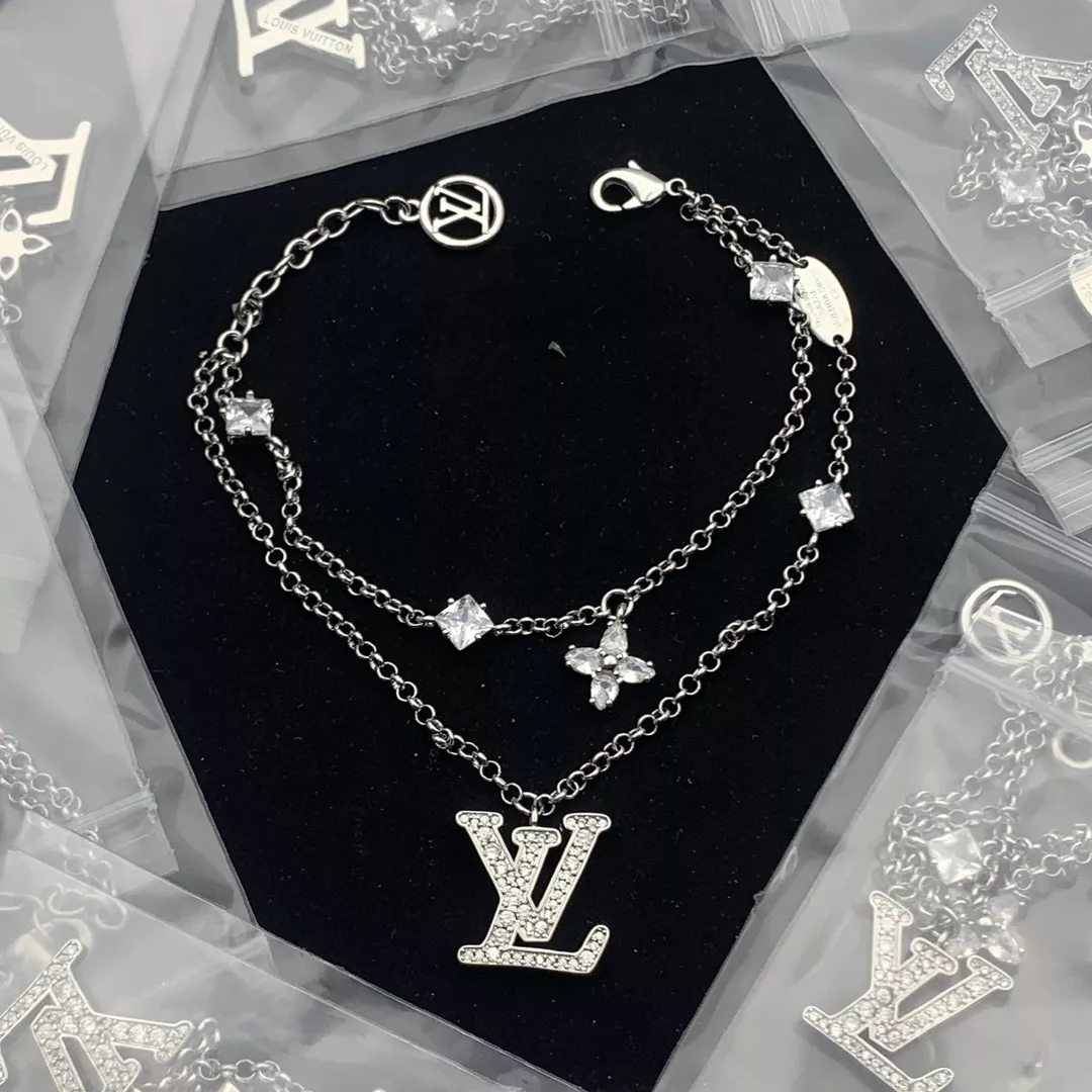 Cozy 3450 Louis Vuitton LV Bracelets