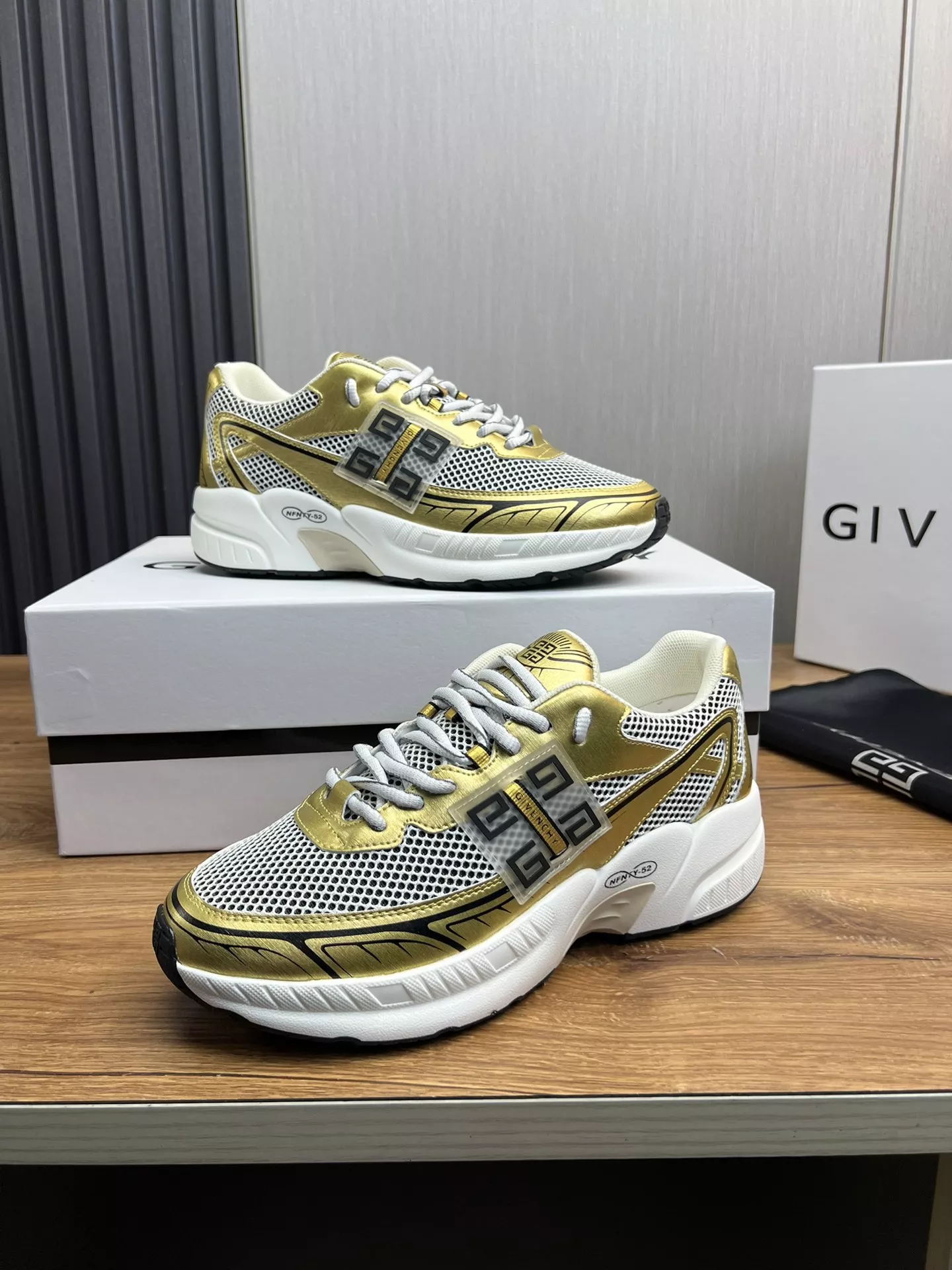 Cozy 3510 Givenchy Casual Shoes For Men