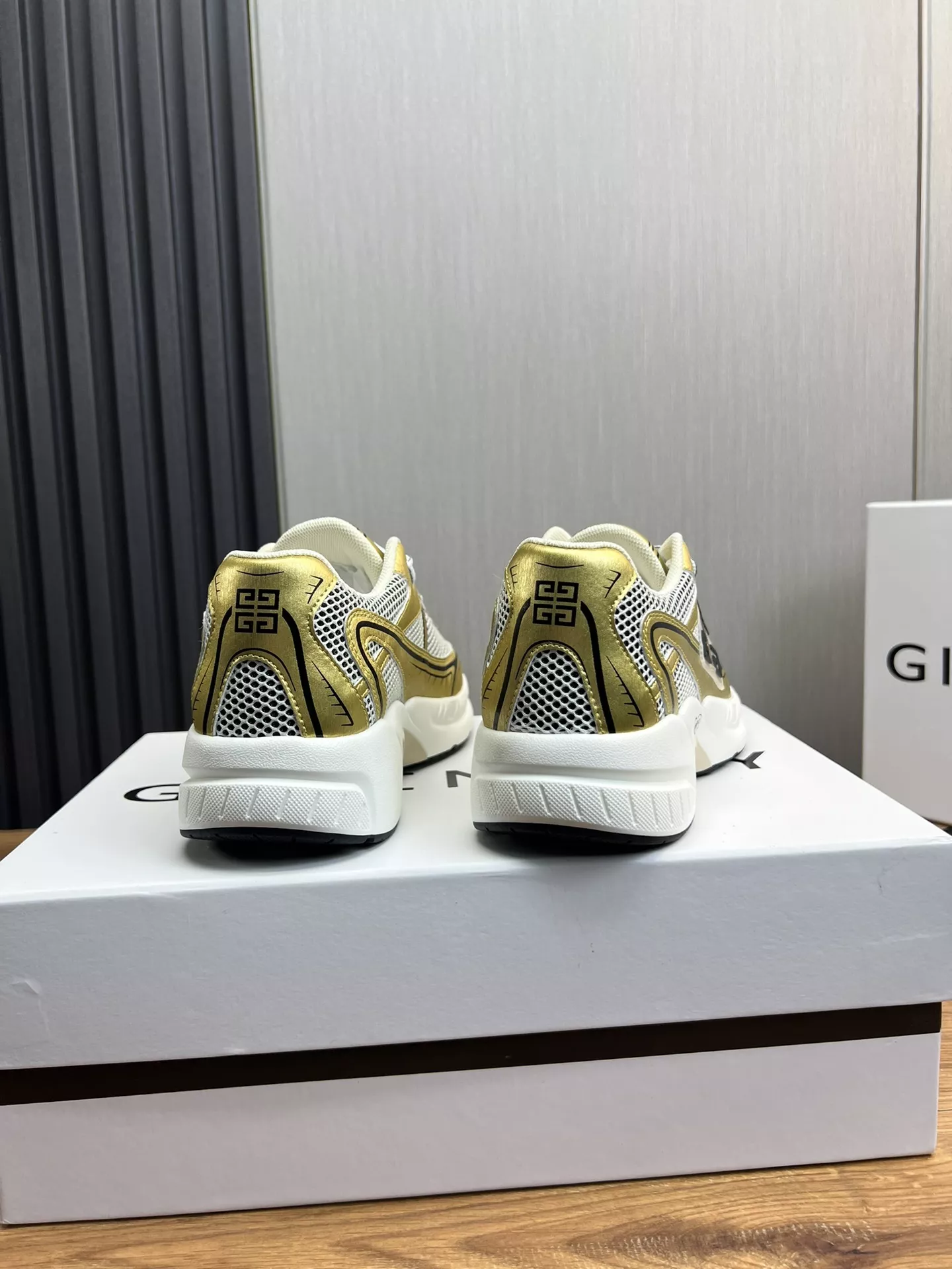 Cozy 3510 Givenchy Casual Shoes For Men