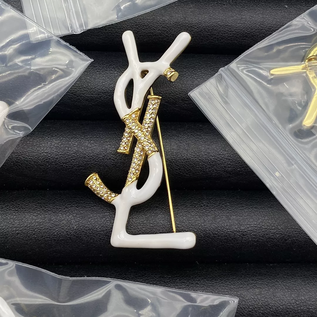 Cozy 375 Yves Saint Laurent Brooches For Women