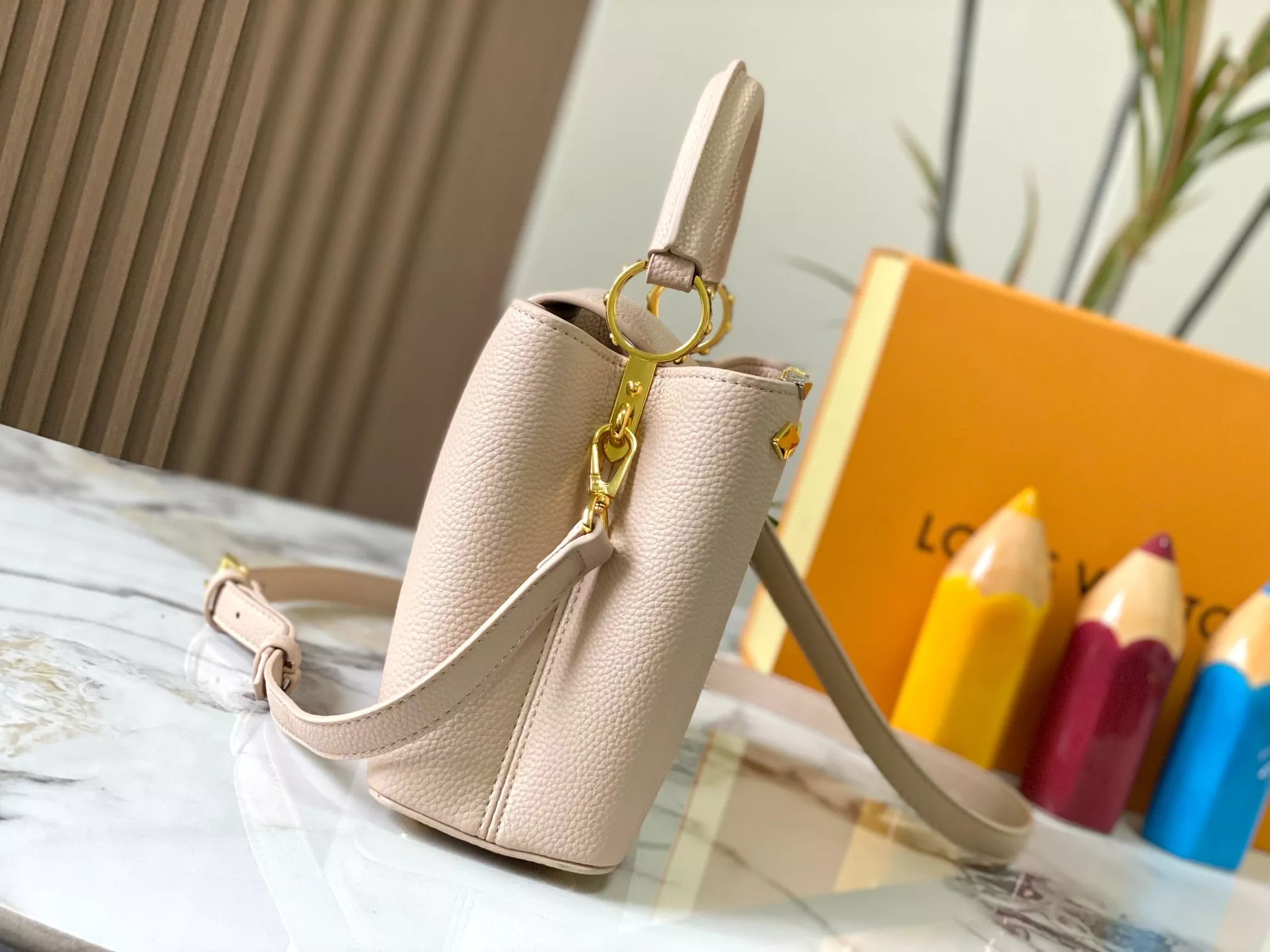 Cozy 3975 Louis Vuitton AAA Quality Messenger Bags For Women