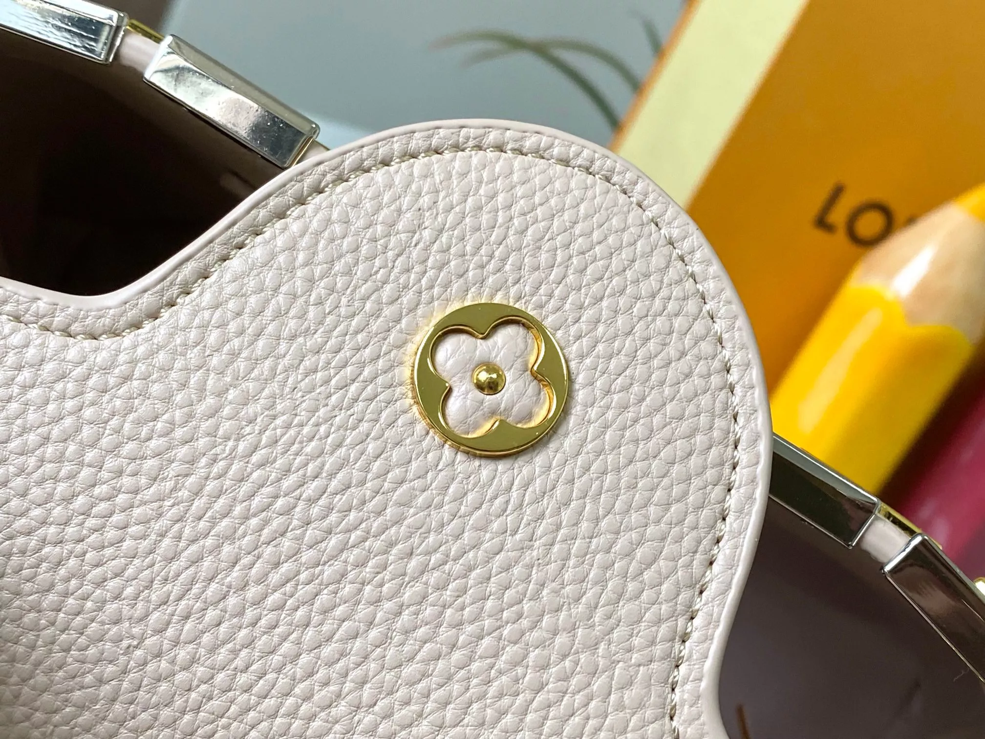 Cozy 3975 Louis Vuitton AAA Quality Messenger Bags For Women