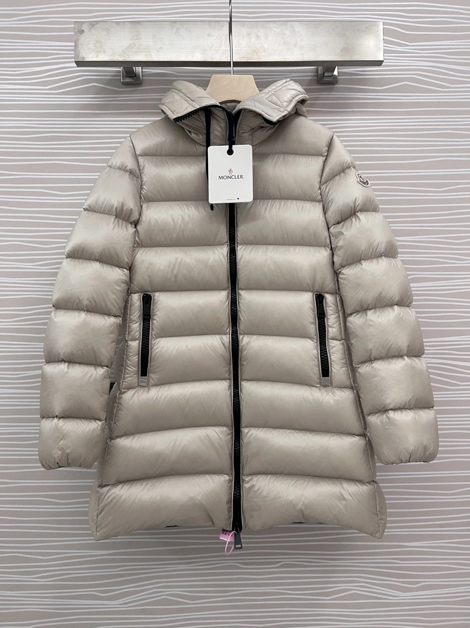 Cozy 4025 Moncler Down Feather Coat Long Sleeved For Women