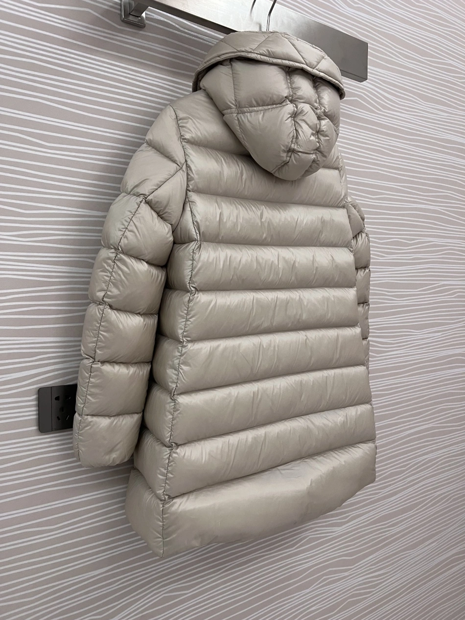 Cozy 4025 Moncler Down Feather Coat Long Sleeved For Women