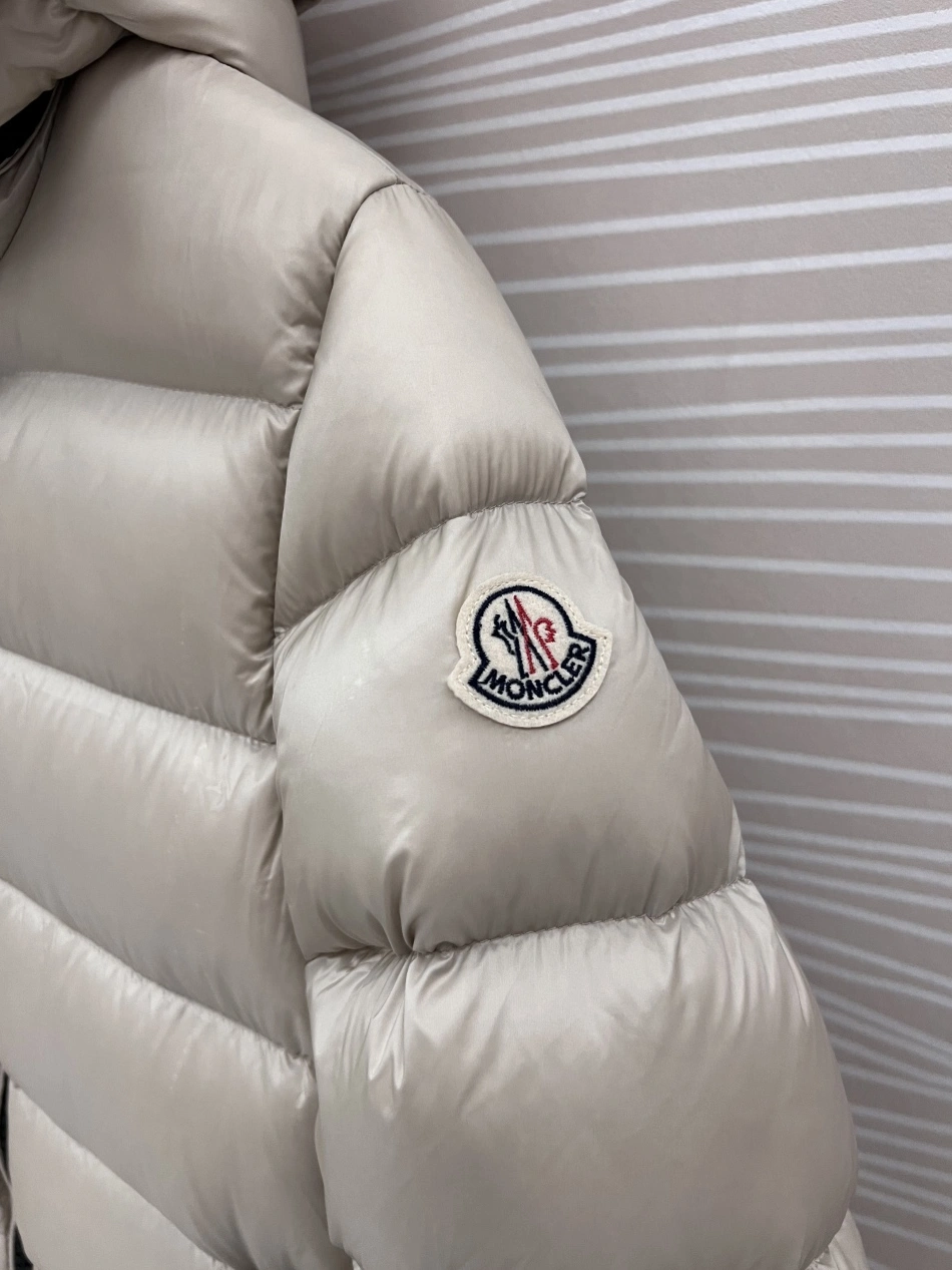 Cozy 4025 Moncler Down Feather Coat Long Sleeved For Women