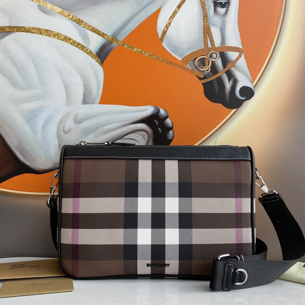 Cozy 409 Burberry AAA Man Messenger Bags
